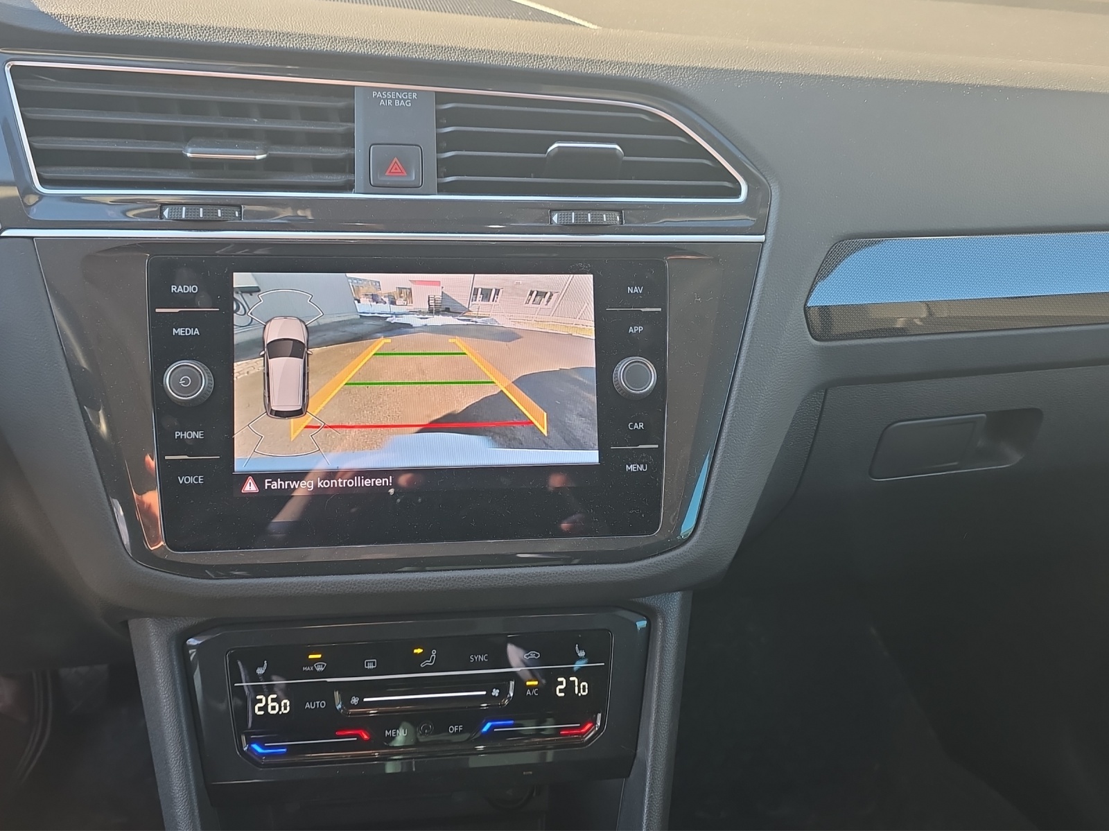 VW Tiguan 2.0 TDI SCR Elegance 4Motion DSG-image-10