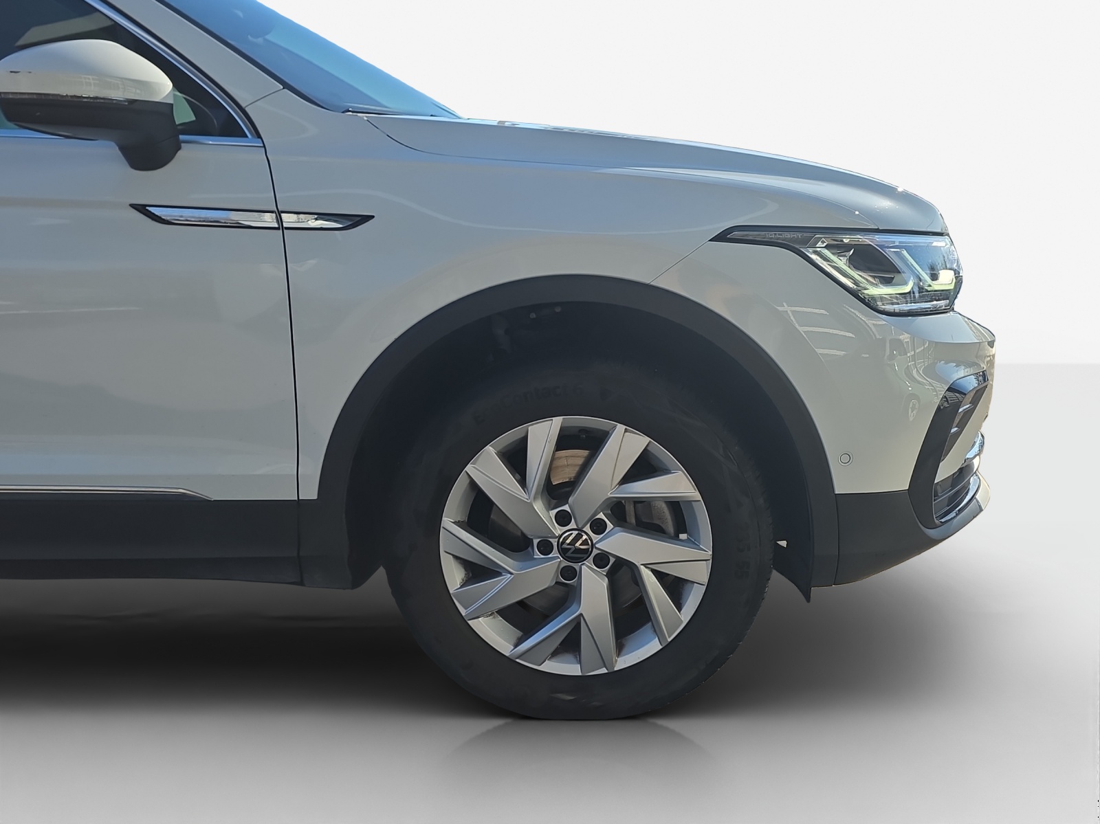 VW Tiguan 2.0 TDI SCR Elegance 4Motion DSG-image-13