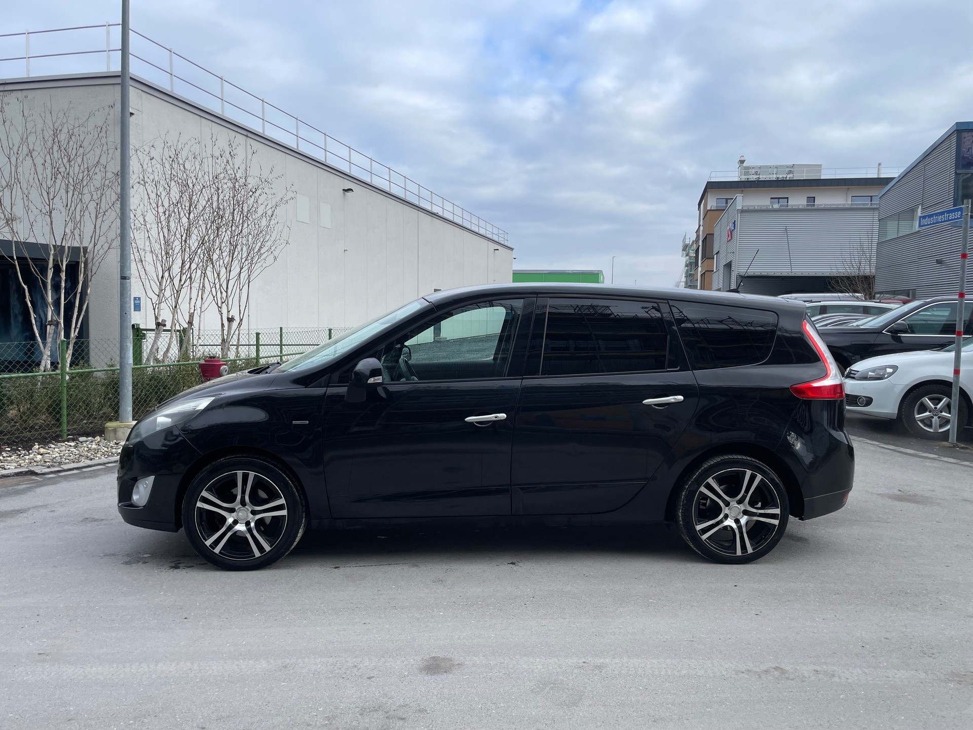 RENAULT Grand Scénic 1.5 dCi Bose EDC-image-7
