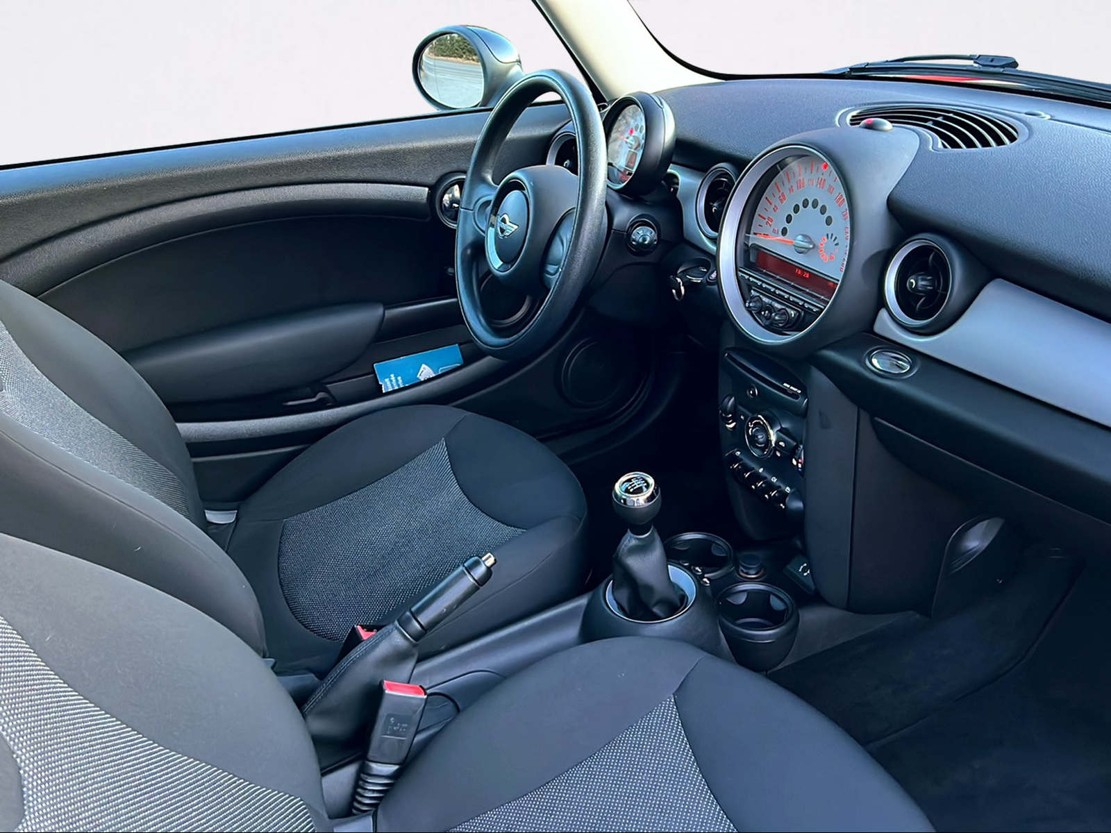 MINI Cooper-image-2
