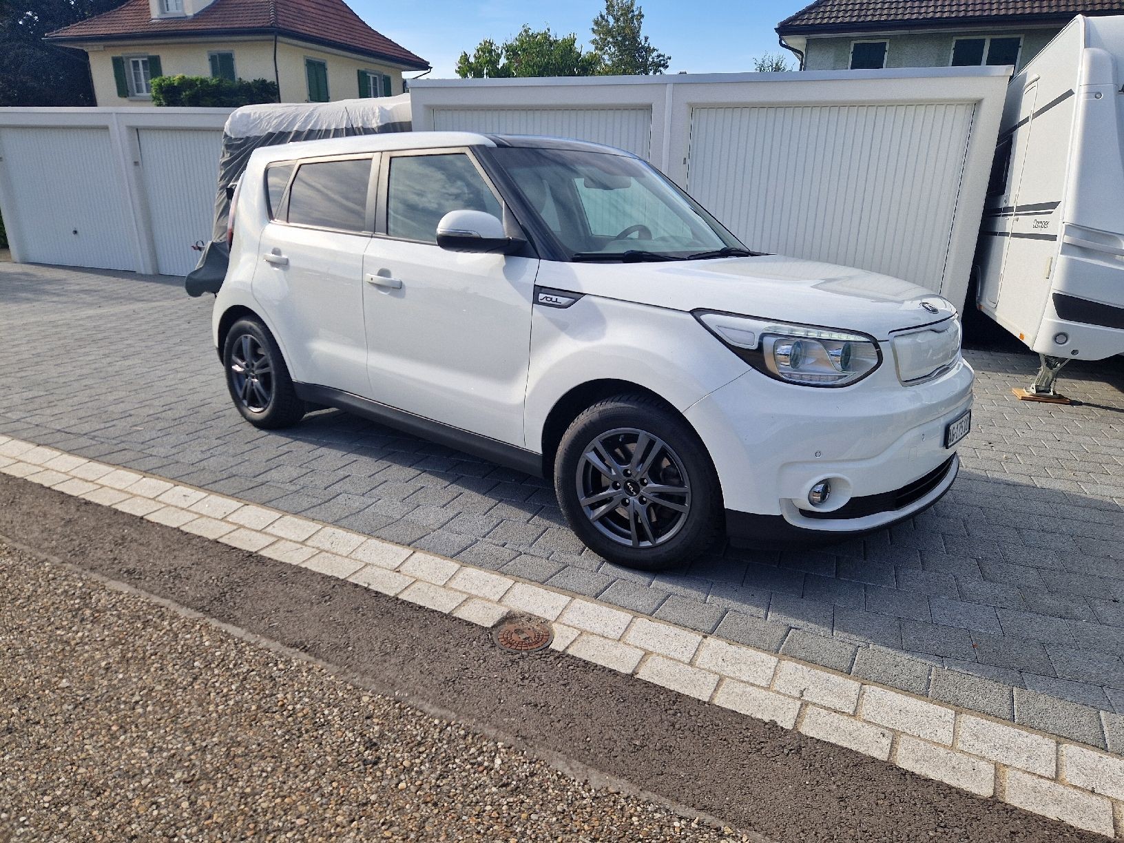 KIA Soul EV Style - mit NEUER HV Batterie!-image-0