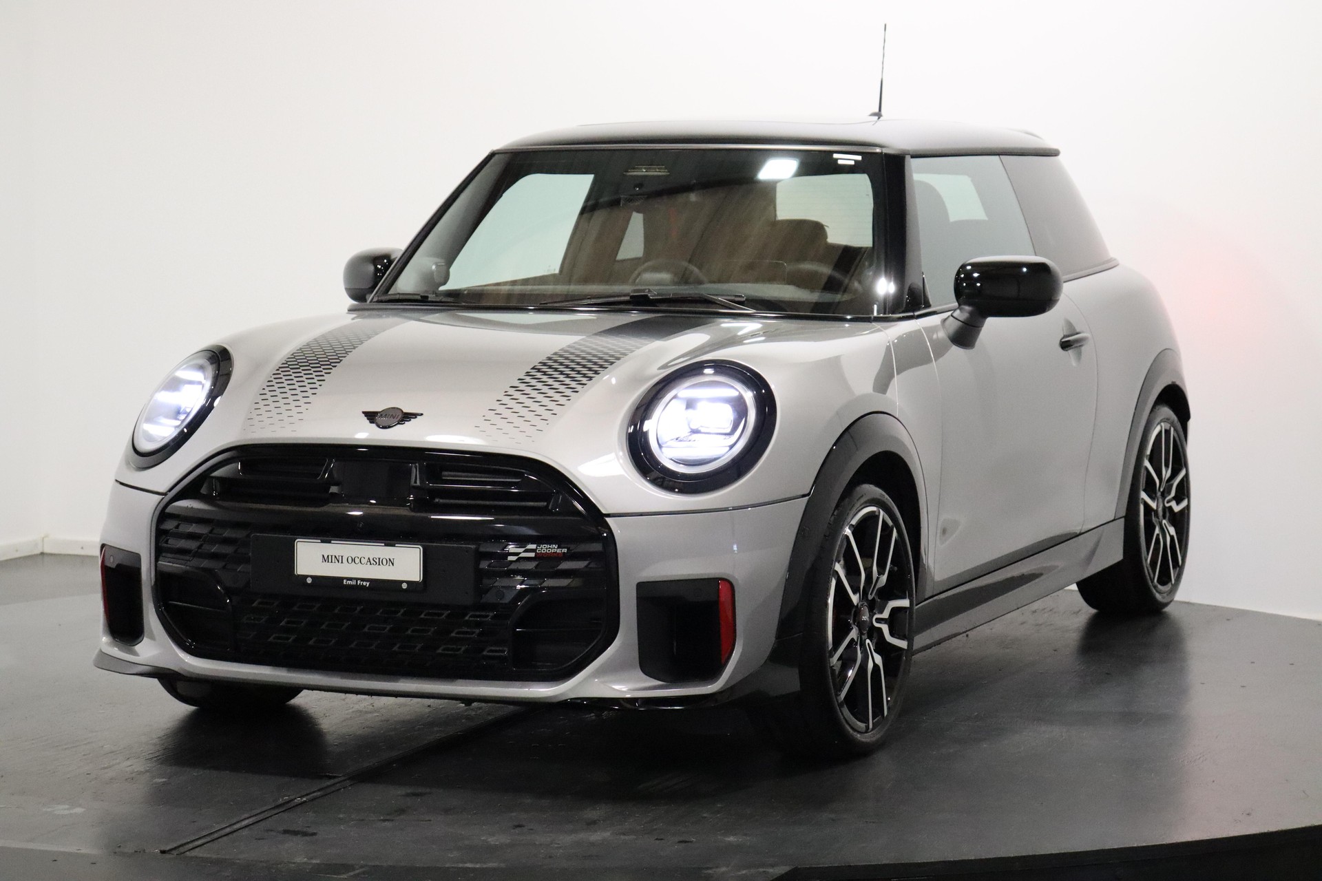 MINI F66 2.0i John Cooper Works-image-0