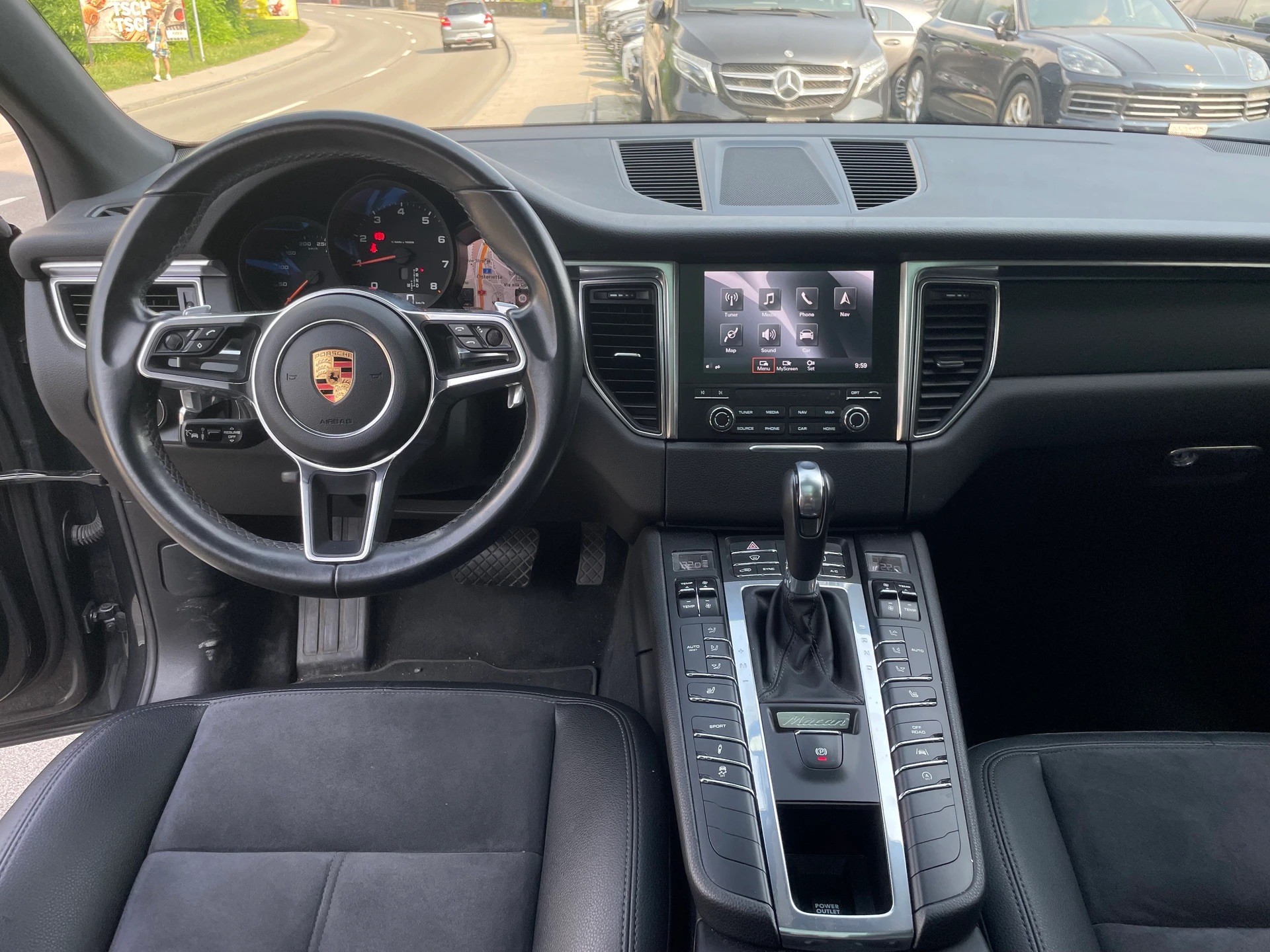 PORSCHE Macan PDK-image-9