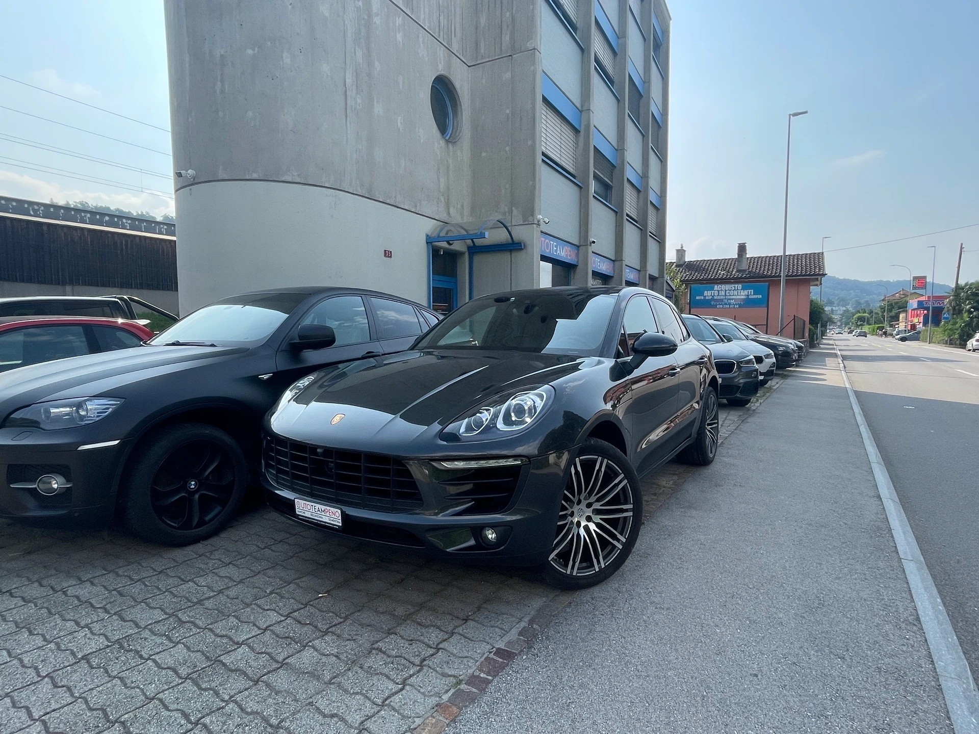 Car photo