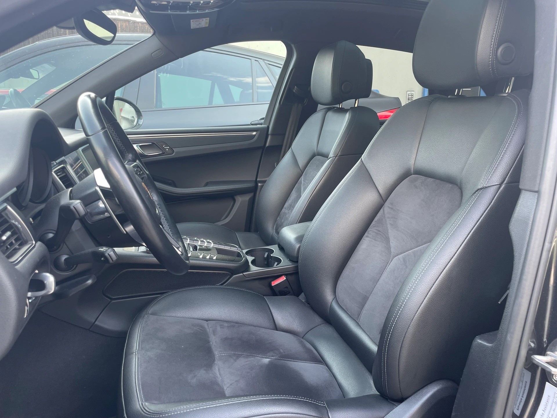 PORSCHE Macan PDK-image-6