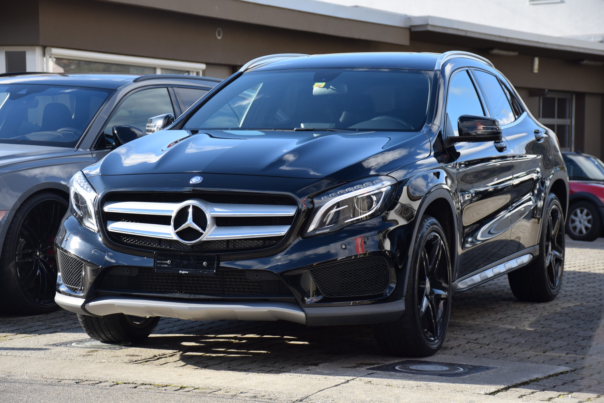MERCEDES-BENZ GLA 200 AMG Line 7G-DCT-image-0