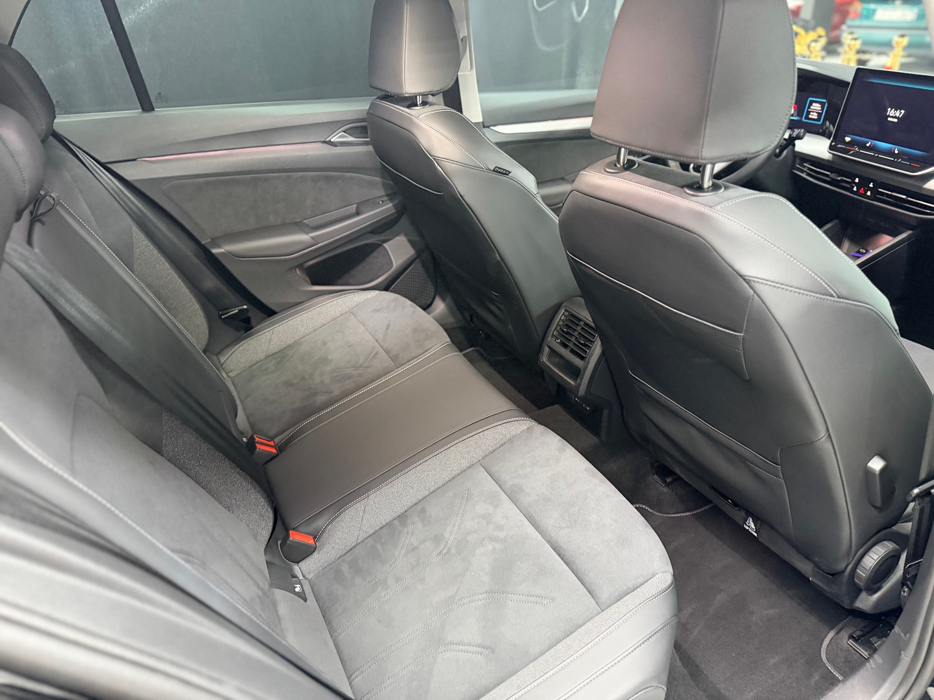 VW Golf 1.5 e TSI United DSG-image-11