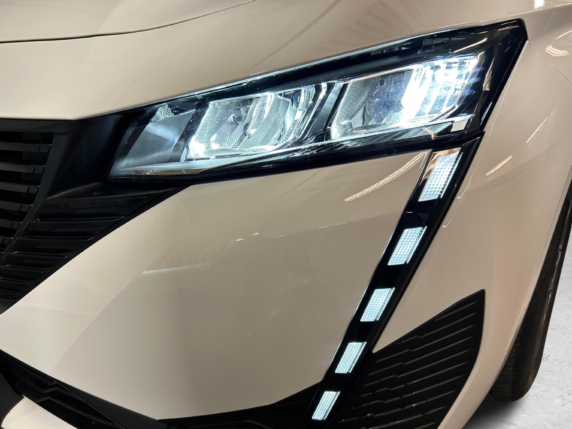 PEUGEOT 308 1.5 BlueHDi Active Pack-image-13