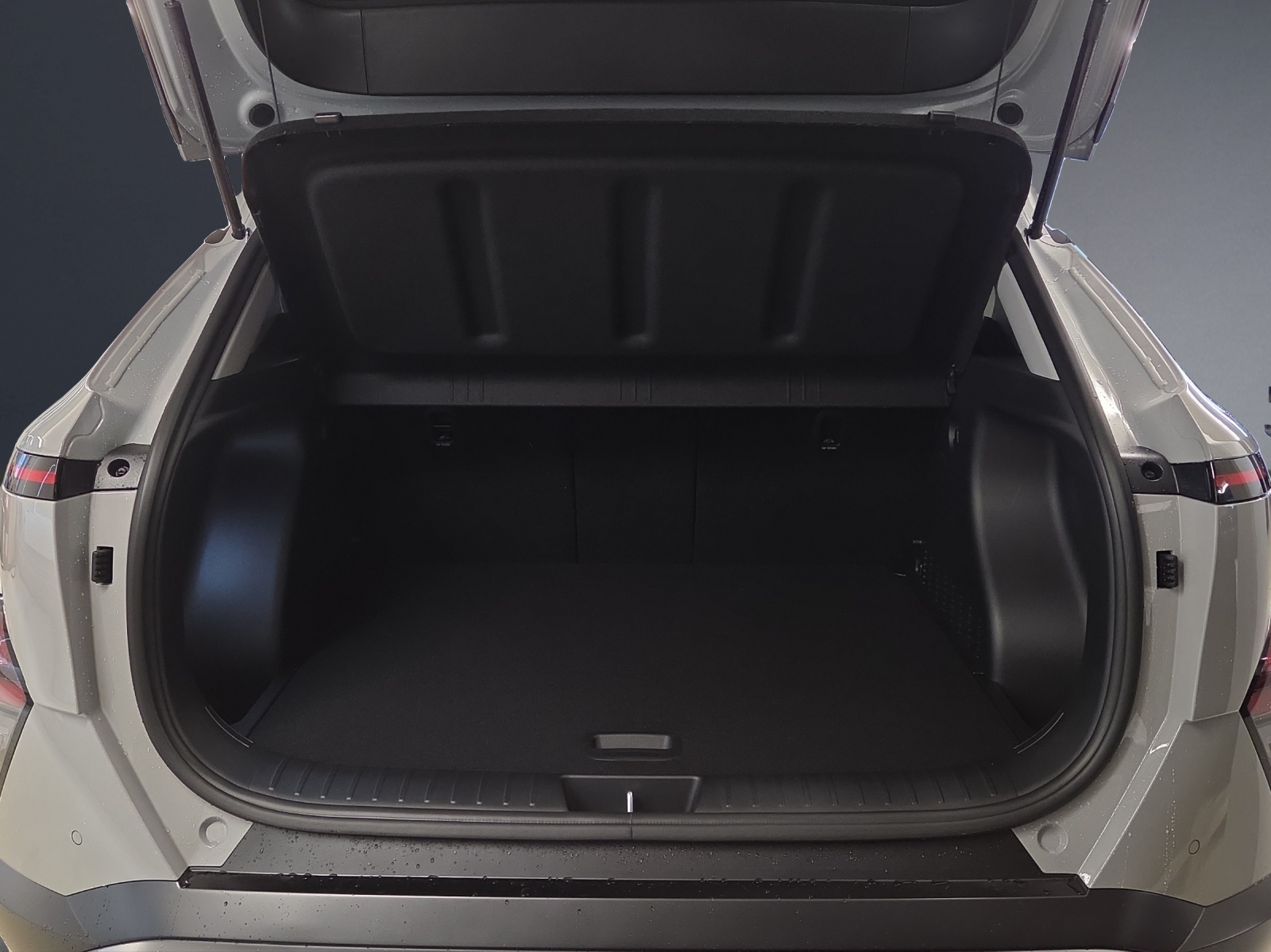 HYUNDAI Kona 1.6 GDi HEV Amplia DCT-image-17
