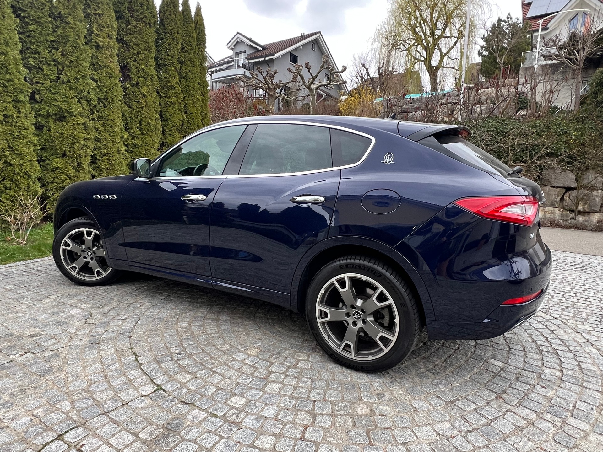 MASERATI Levante D 3.0 V6 Essence Automatica-showroom-element-3