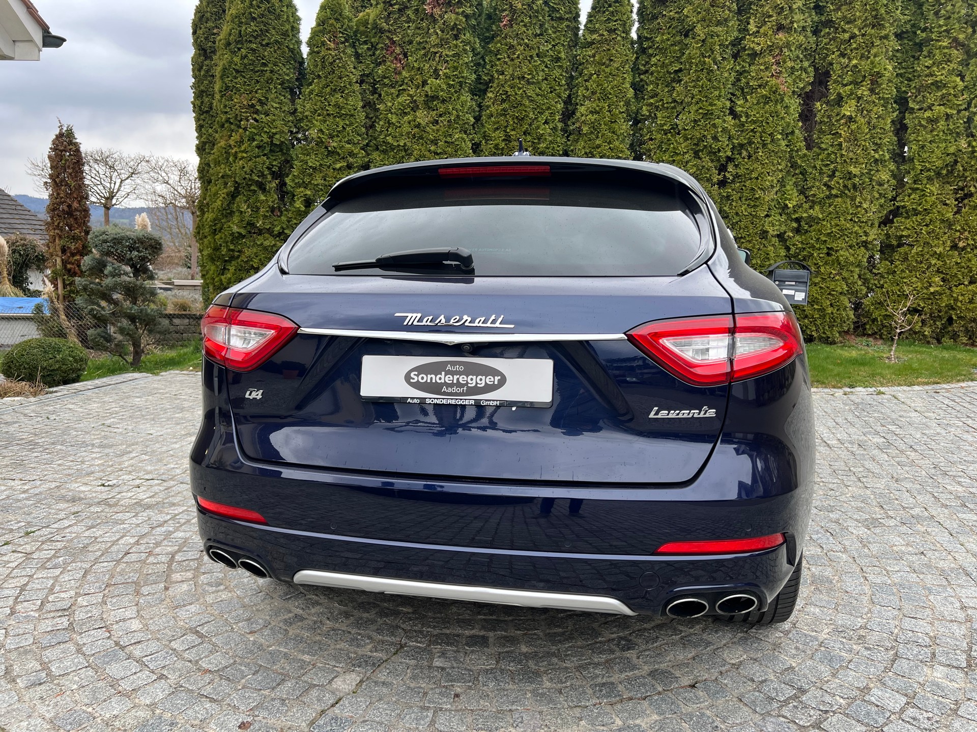 MASERATI Levante D 3.0 V6 Essence Automatica-showroom-element-2