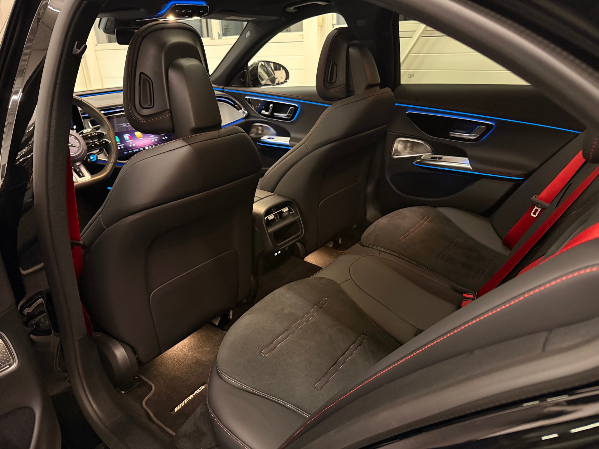 MERCEDES-BENZ E 53 Hybrid AMG 4matic+-image-14