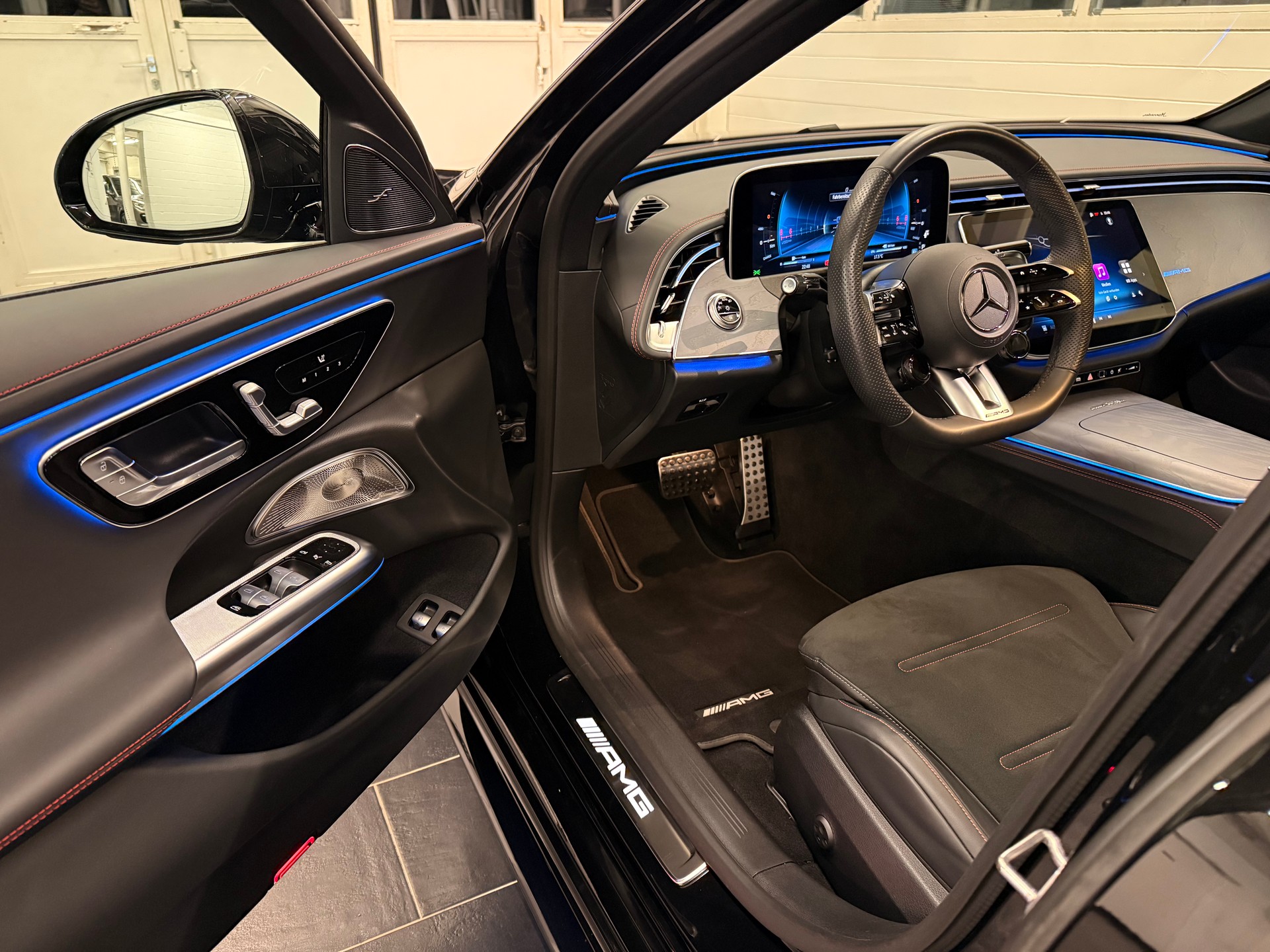 MERCEDES-BENZ E 53 Hybrid AMG 4matic+-image-15