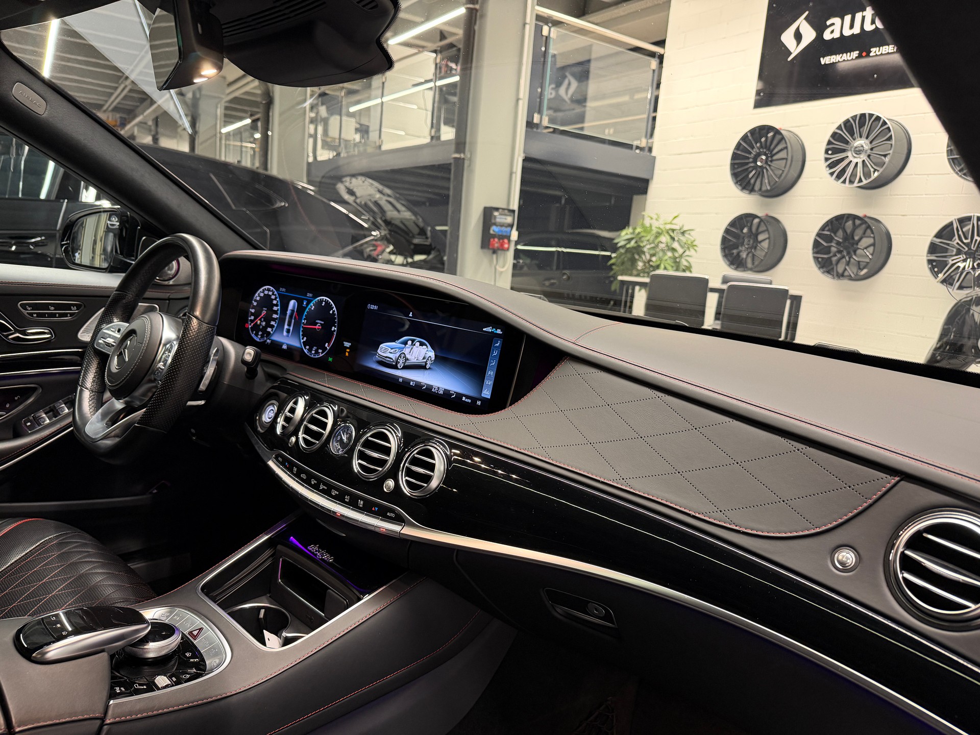 MERCEDES-BENZ S 400 d AMG Line 4matic lang (NP CHF 191'340)-image-15