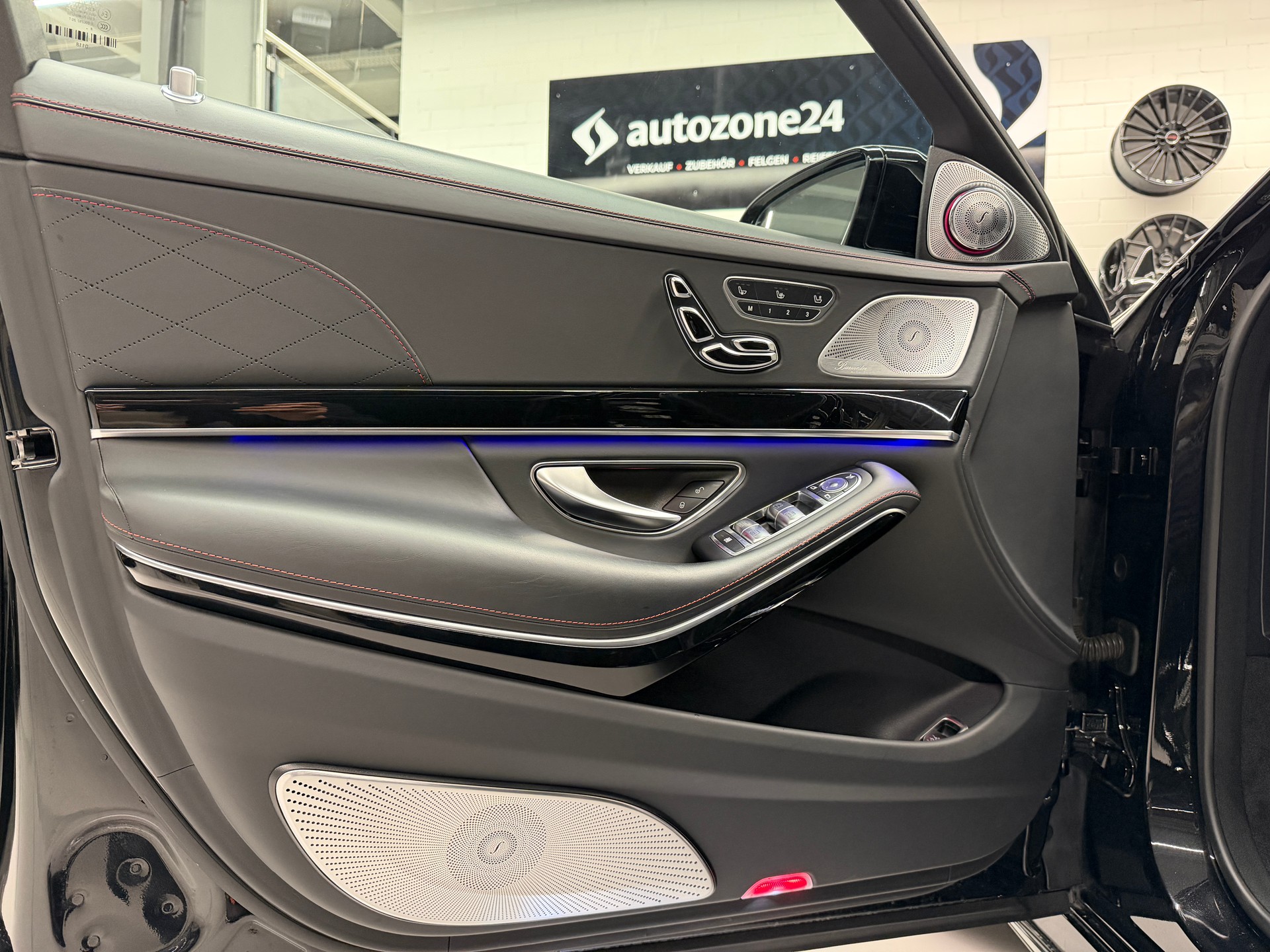 MERCEDES-BENZ S 400 d AMG Line 4matic lang (NP CHF 191'340)-image-24