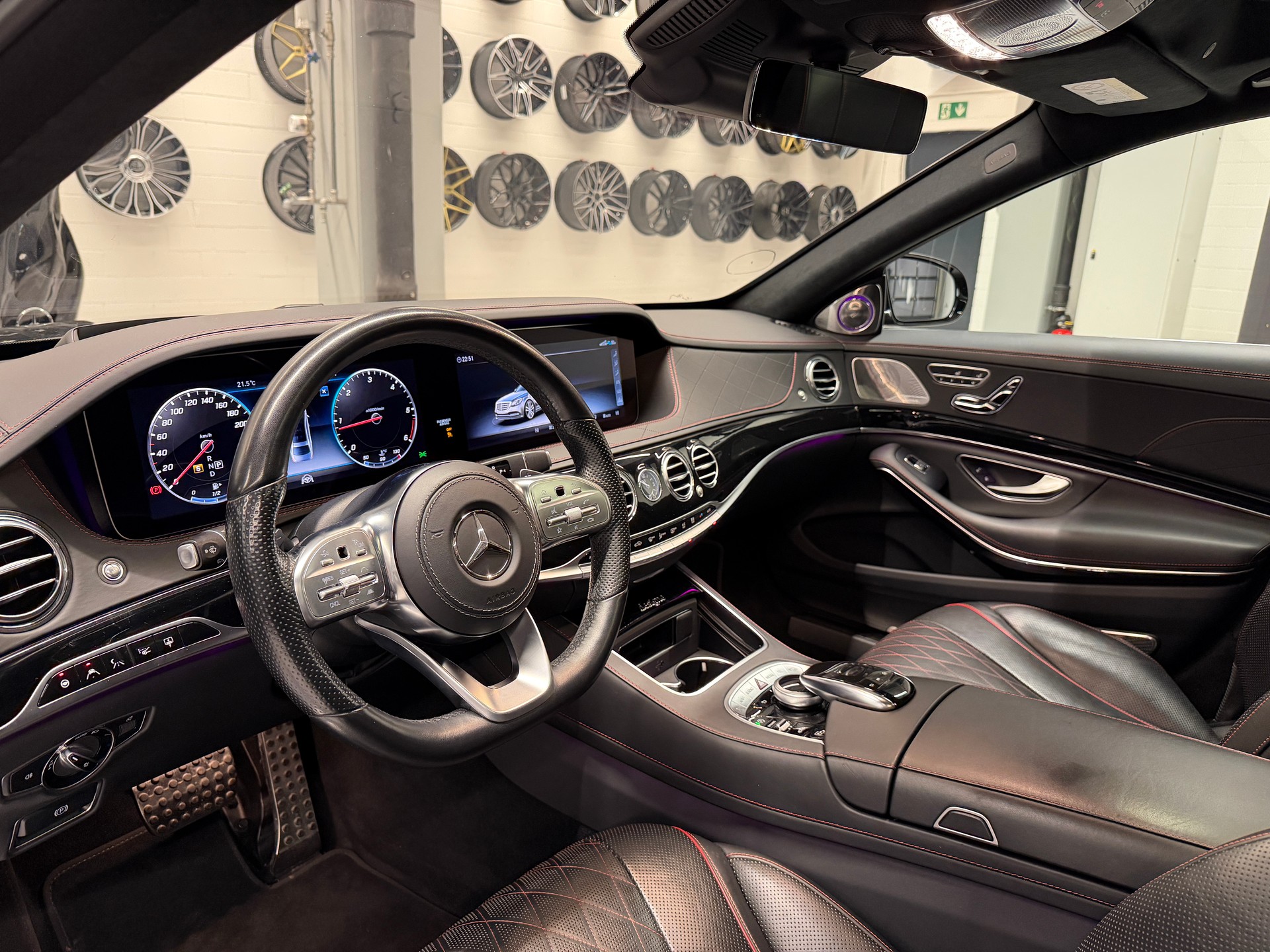 MERCEDES-BENZ S 400 d AMG Line 4matic lang (NP CHF 191'340)-image-13