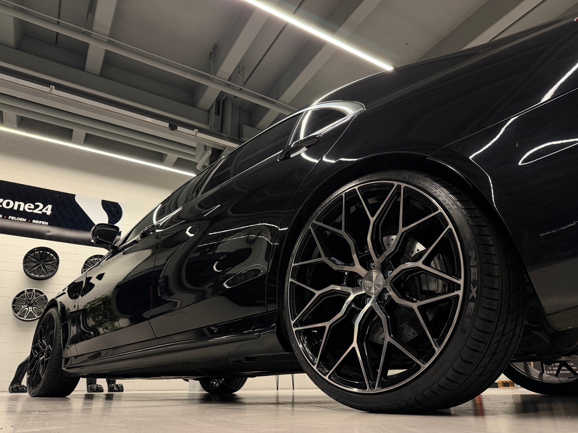 MERCEDES-BENZ S 400 d AMG Line 4matic lang (NP CHF 191'340)-image-12