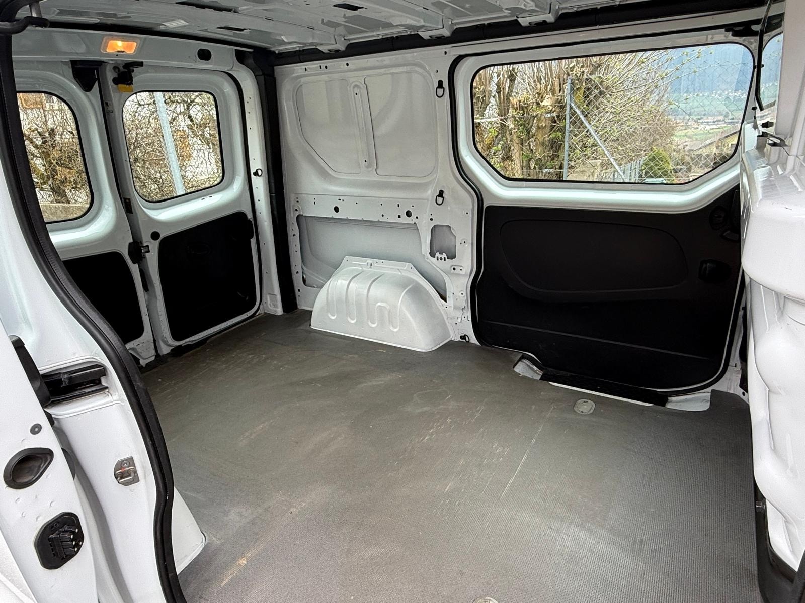 OPEL Vivaro 1.6 CDTI 2.7t L1H1-image-8