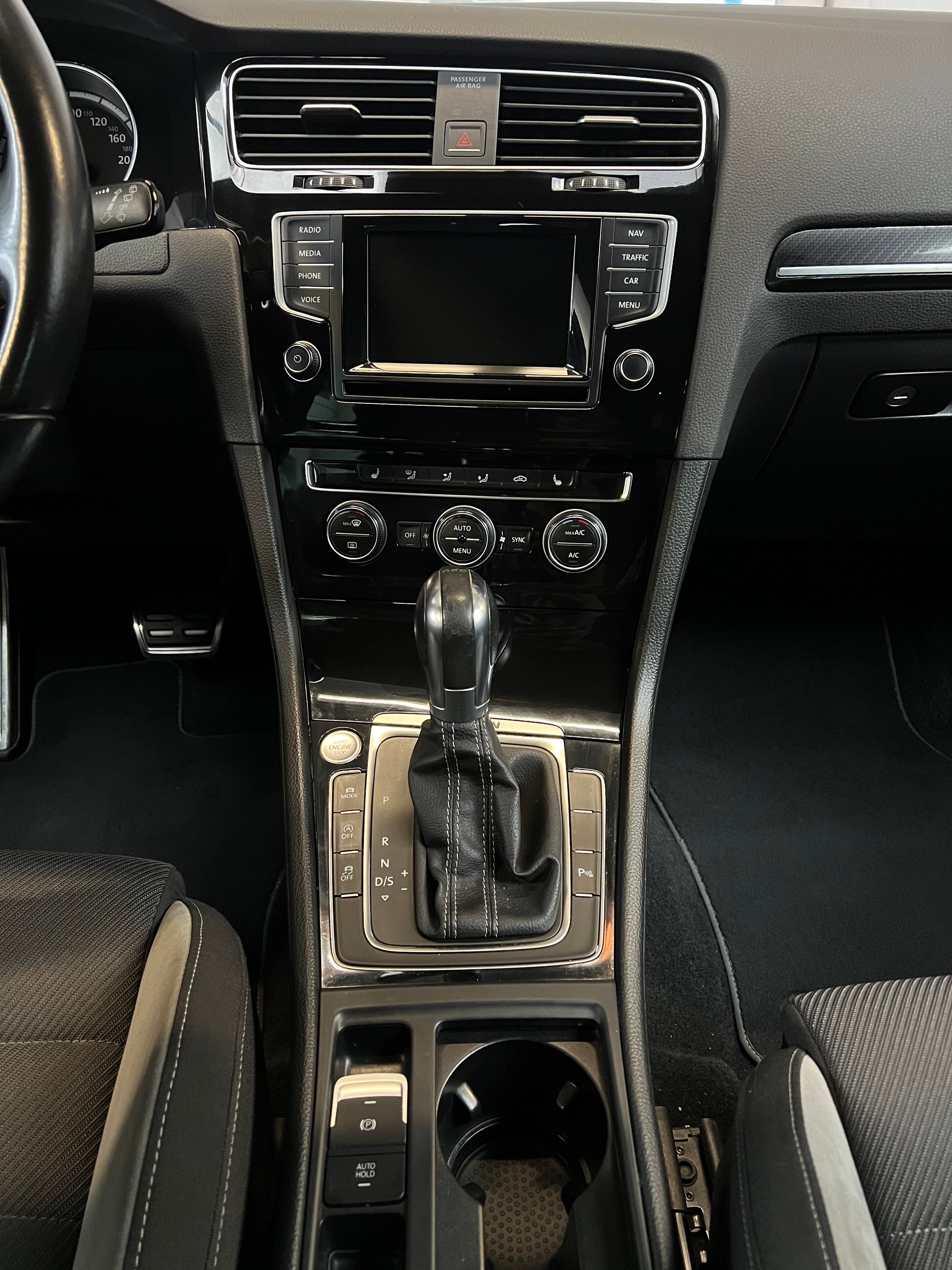 VW Golf 2.0 TSI R 4Motion DSG-image-5