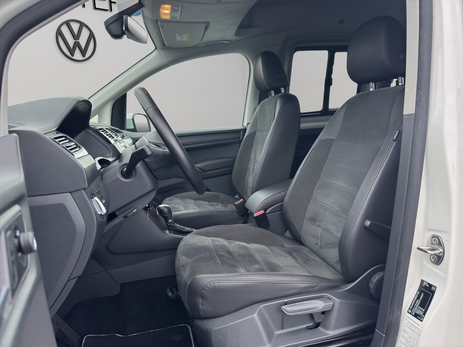 VW Caddy Maxi 2.0 TDI Liberty 4Motion DSG-image-8