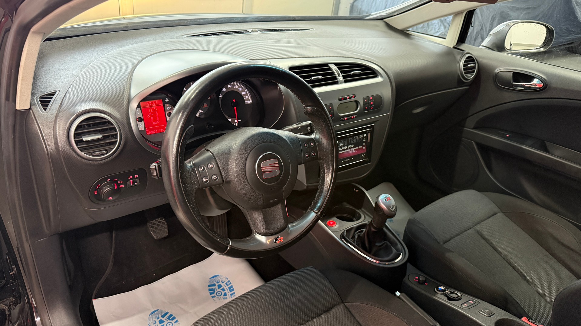 SEAT Leon 2.0 TSI FR, CH Fahrzeug, frisch ab MFK, Servicegepflegt, FR, Klima, 200PS, DAB, BT, USB, u.v.m-image-14