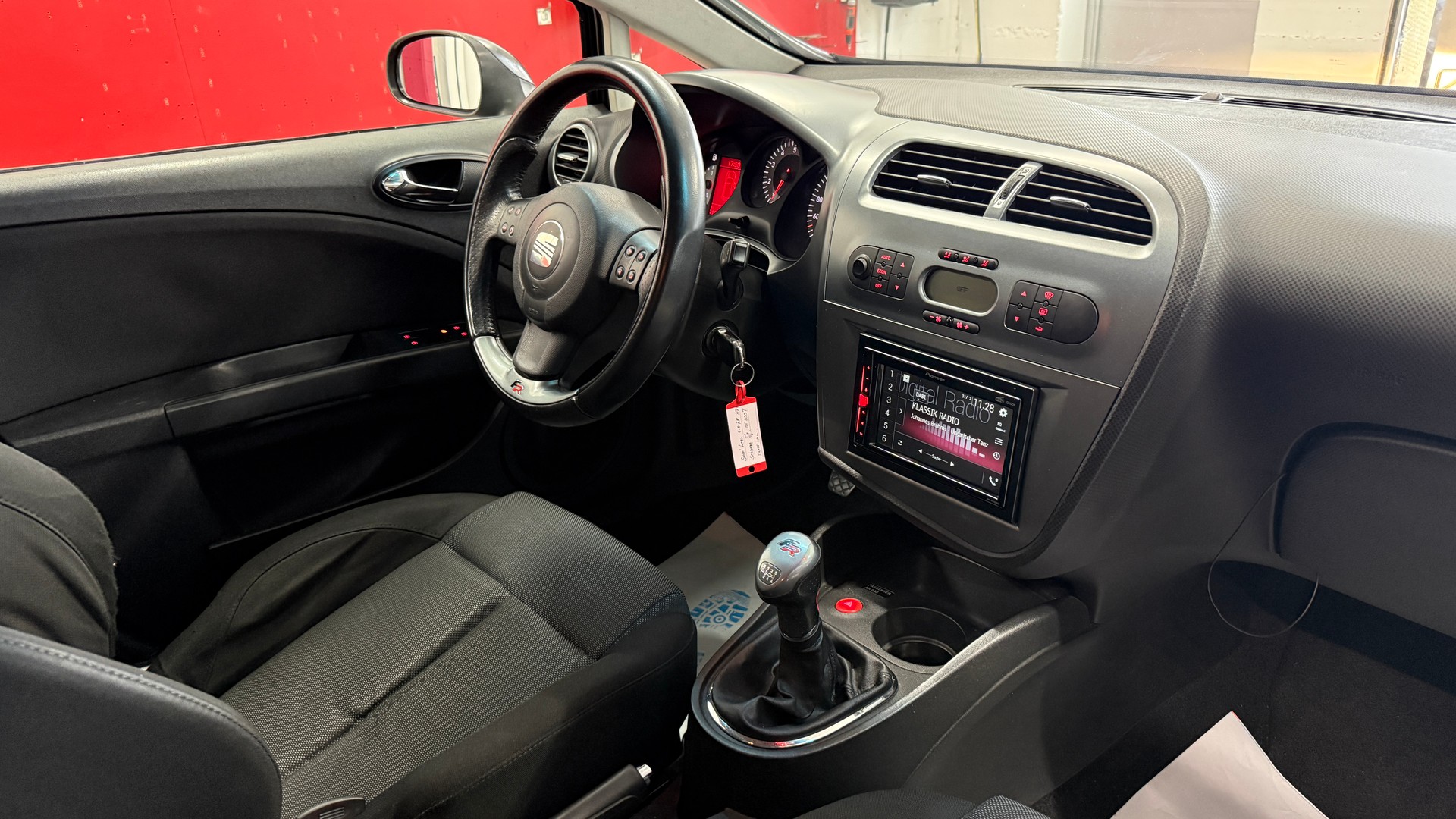 SEAT Leon 2.0 TSI FR, CH Fahrzeug, frisch ab MFK, Servicegepflegt, FR, Klima, 200PS, DAB, BT, USB, u.v.m-image-18