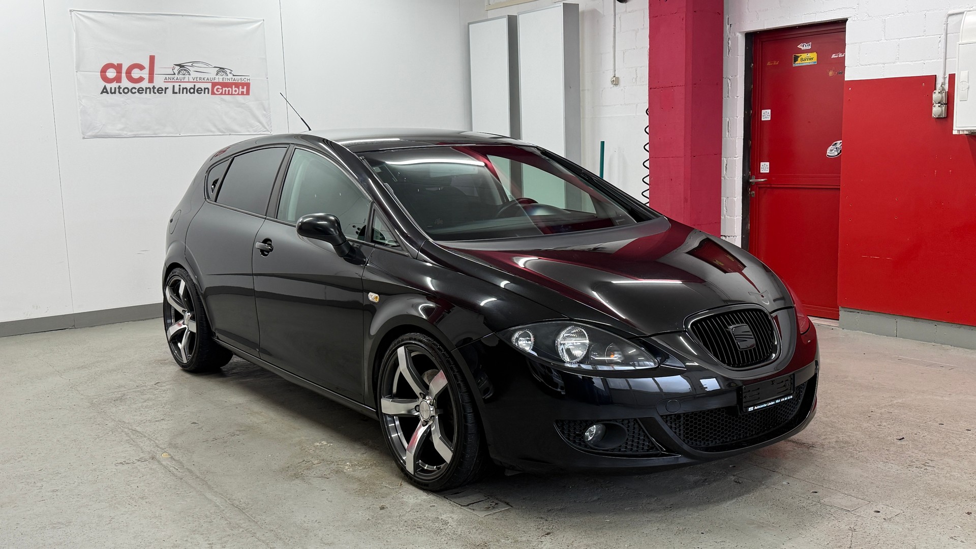 SEAT Leon 2.0 TSI FR, CH Fahrzeug, frisch ab MFK, Servicegepflegt, FR, Klima, 200PS, DAB, BT, USB, u.v.m-image-4