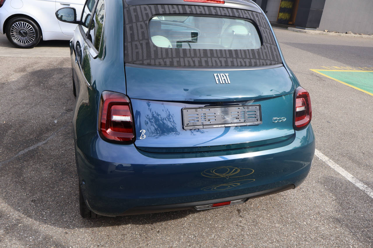 FIAT 500 Cabrio La Prima-image-3