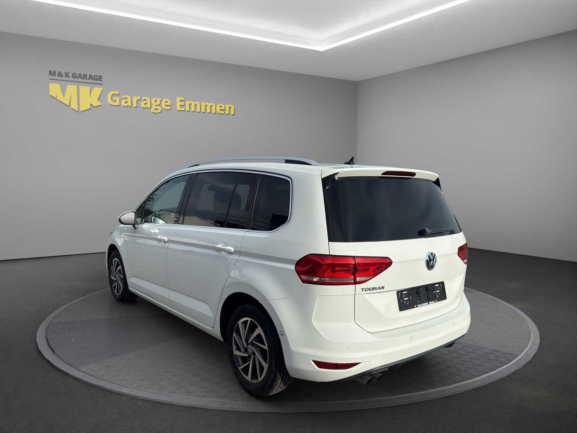VW Touran 1.4 TSI BlueMotion Technology Sound DSG-image-2