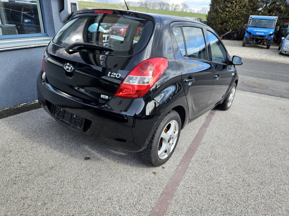 HYUNDAI i20 1.6 Premium-image-1