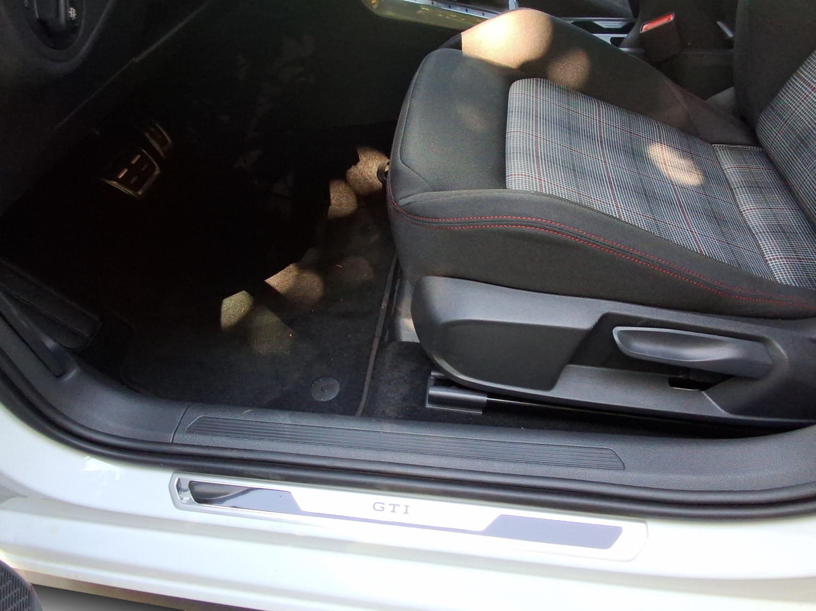VW Polo 2.0 TSI GTI DSG-image-14