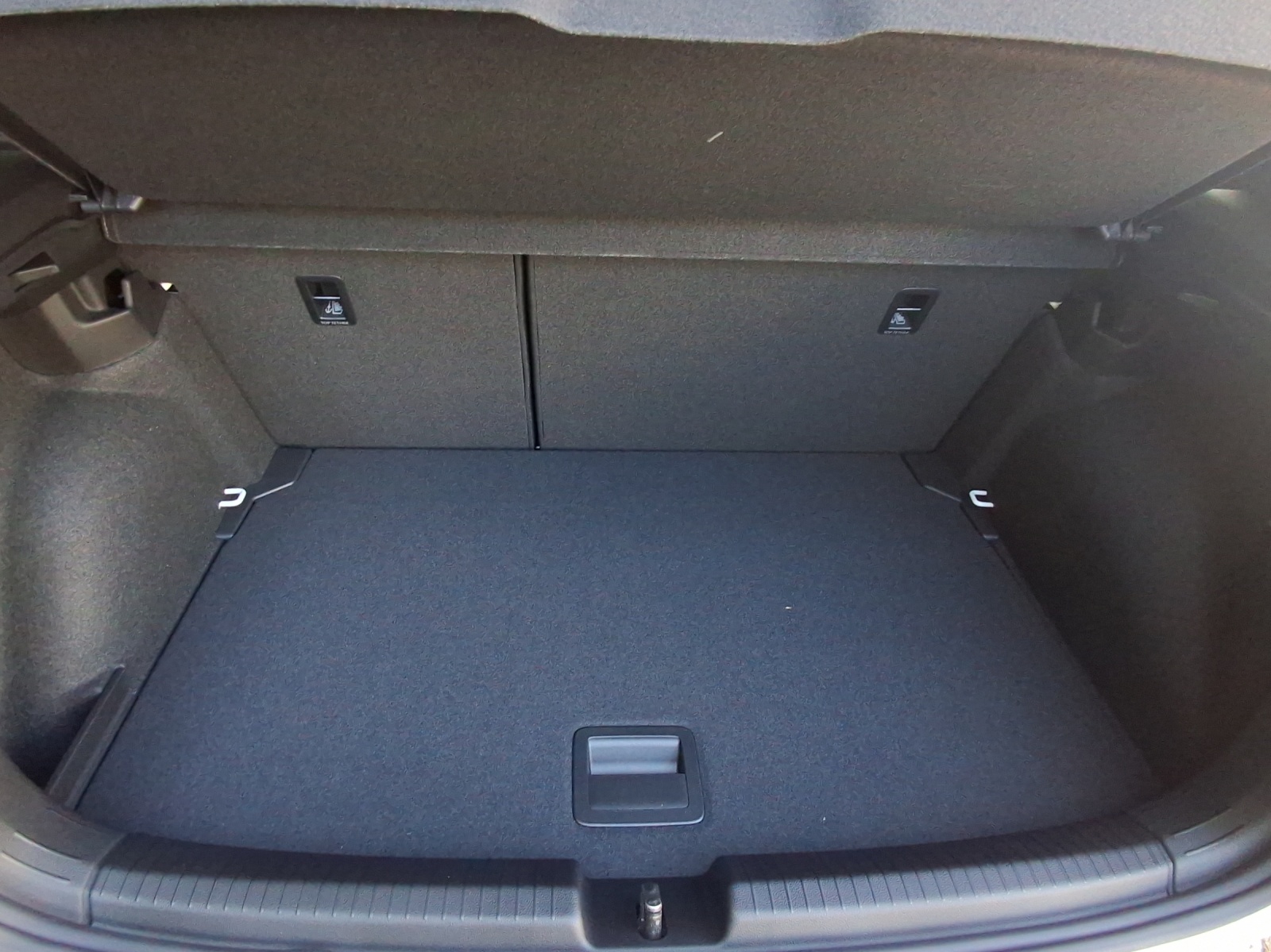 VW Polo 2.0 TSI GTI DSG-image-12