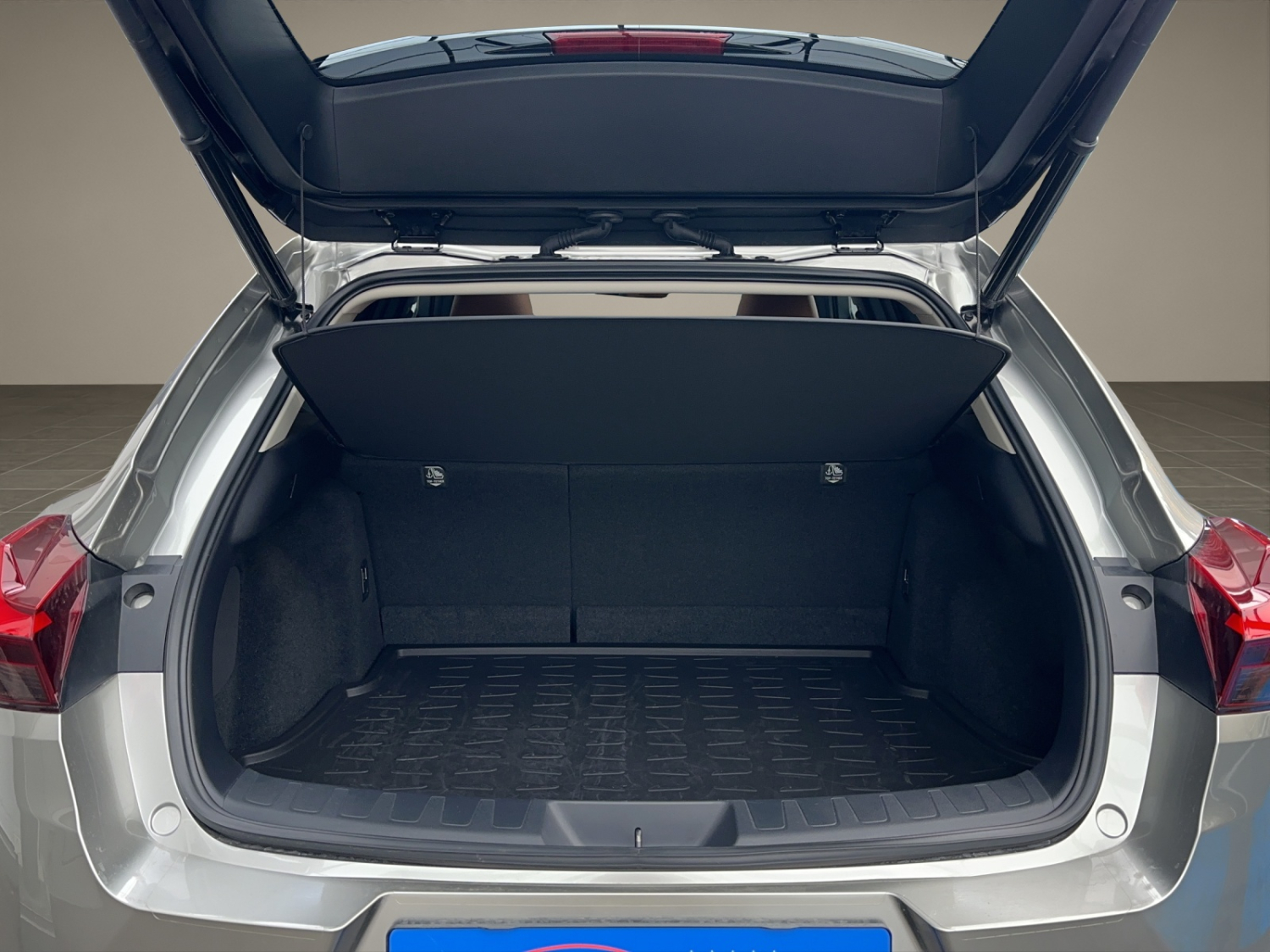 LEXUS UX 300e Excellence-image-14