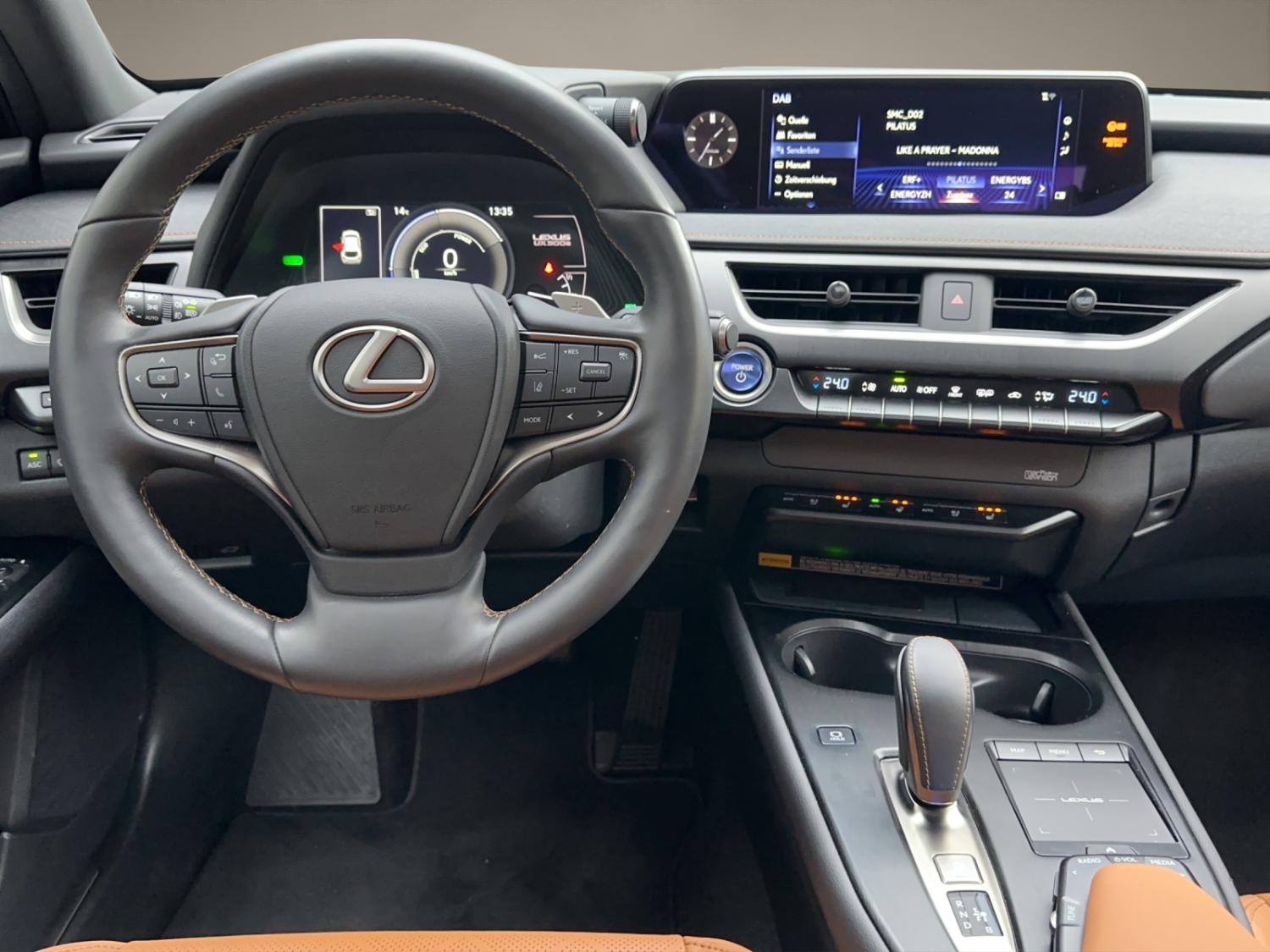 LEXUS UX 300e Excellence-image-11