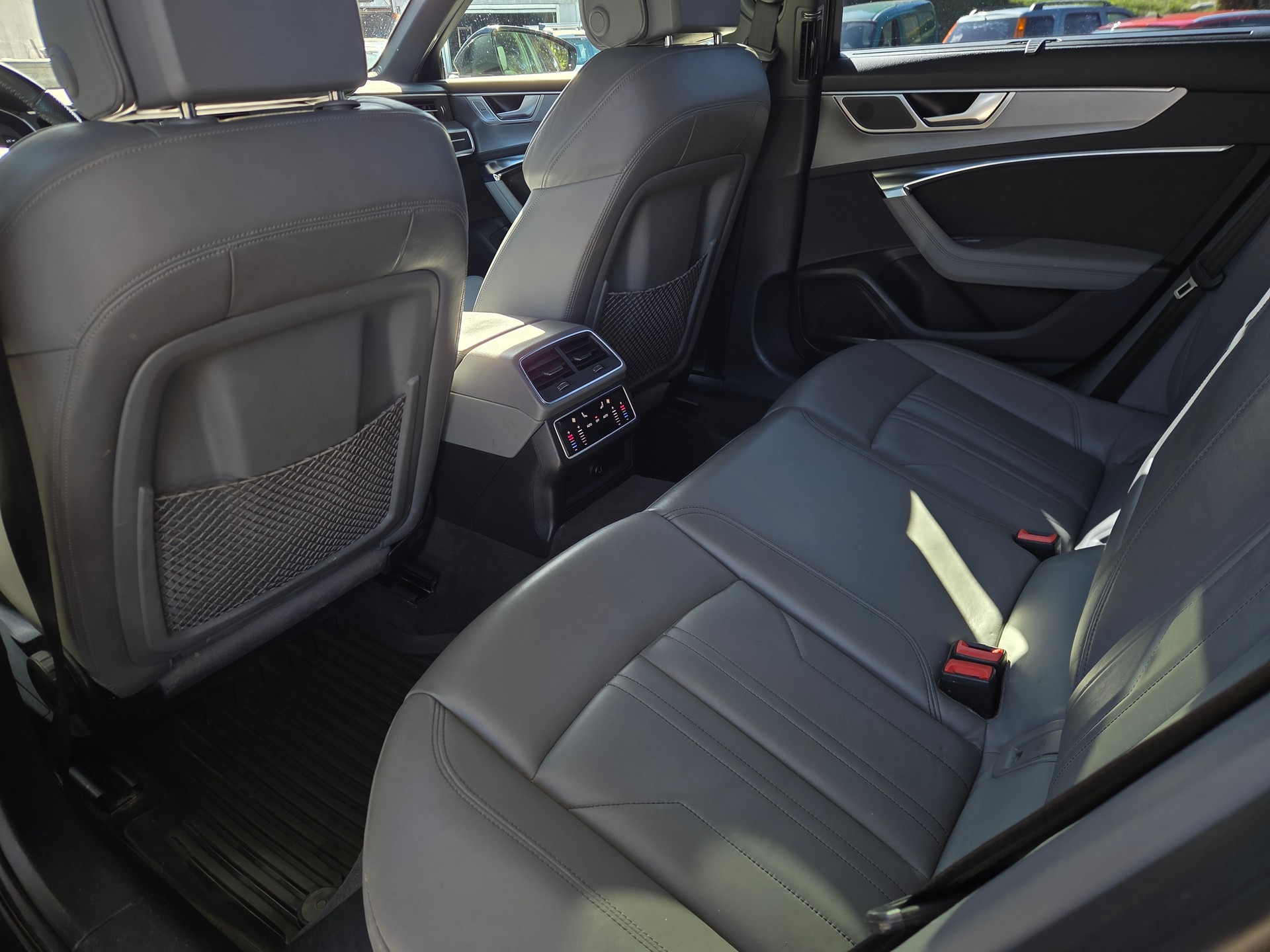 AUDI A6 Avant 55 TFSI quattro S-tronic-image-7