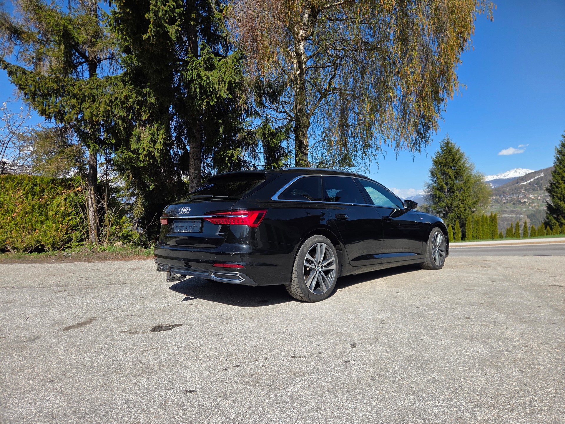 AUDI A6 Avant 55 TFSI quattro S-tronic-image-2
