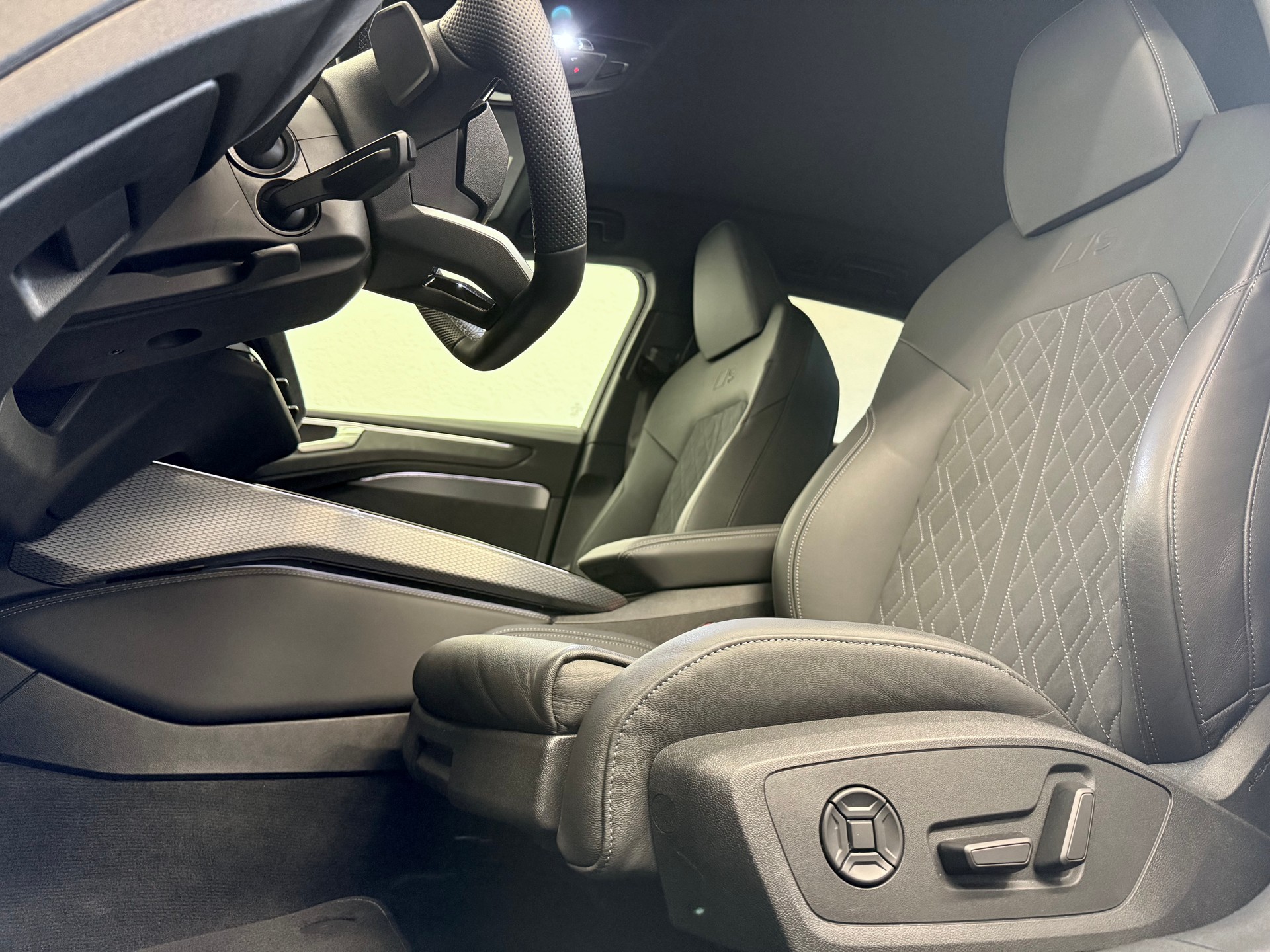 AUDI A6 Avant 40 TDI S line quattro S-tronic-image-18