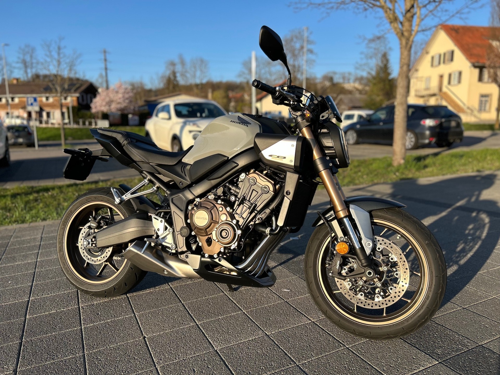 HONDA CB 650 R-image-8