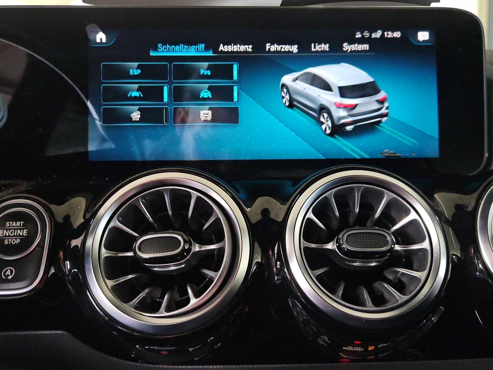 MERCEDES-BENZ GLA 250 4Matic AMG Line 8G-DCT-image-17
