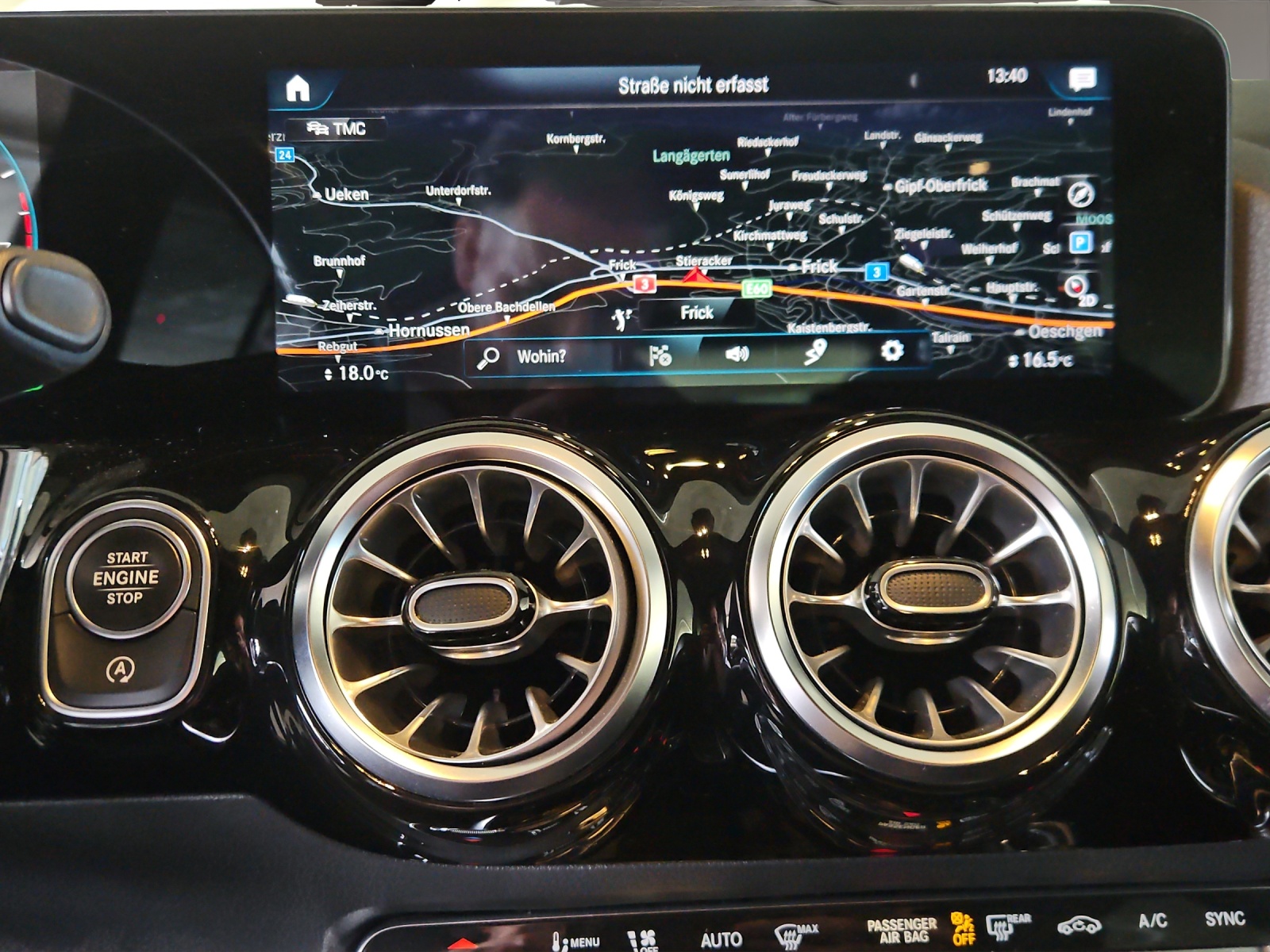 MERCEDES-BENZ GLA 250 4Matic AMG Line 8G-DCT-image-14