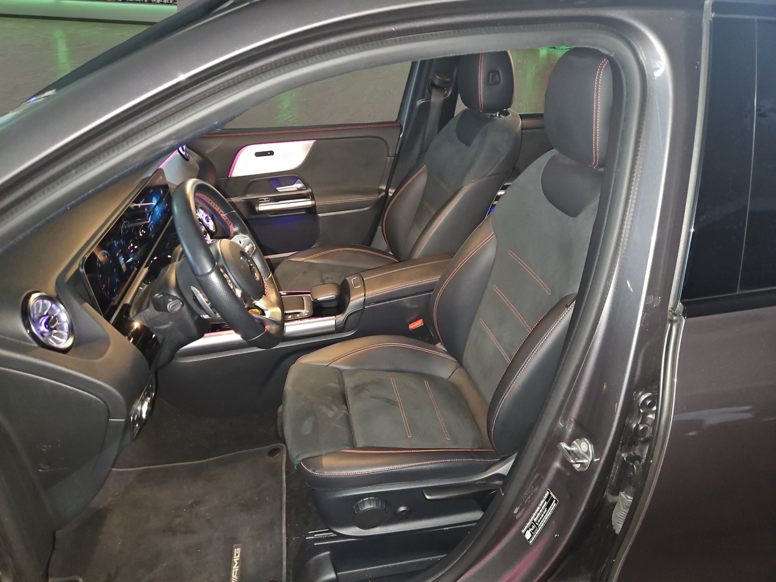 MERCEDES-BENZ GLA 250 4Matic AMG Line 8G-DCT-image-8