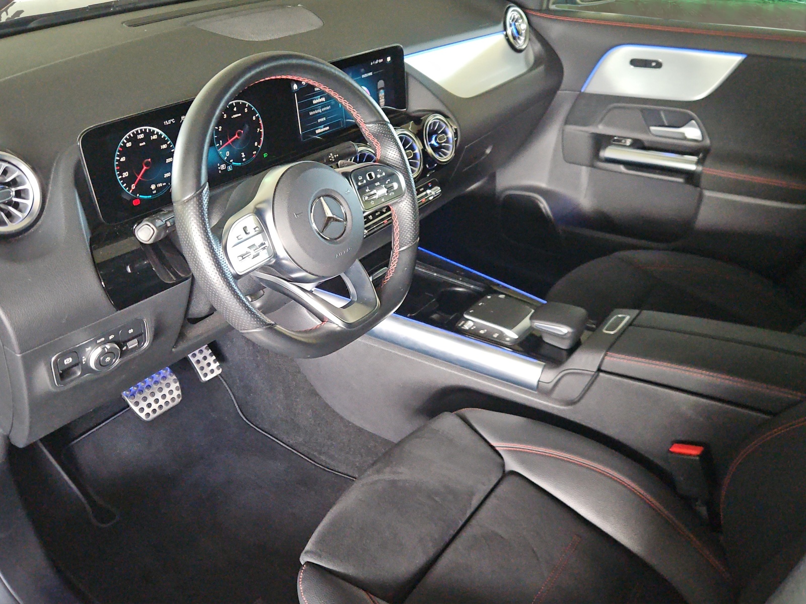 MERCEDES-BENZ GLA 250 4Matic AMG Line 8G-DCT-image-6