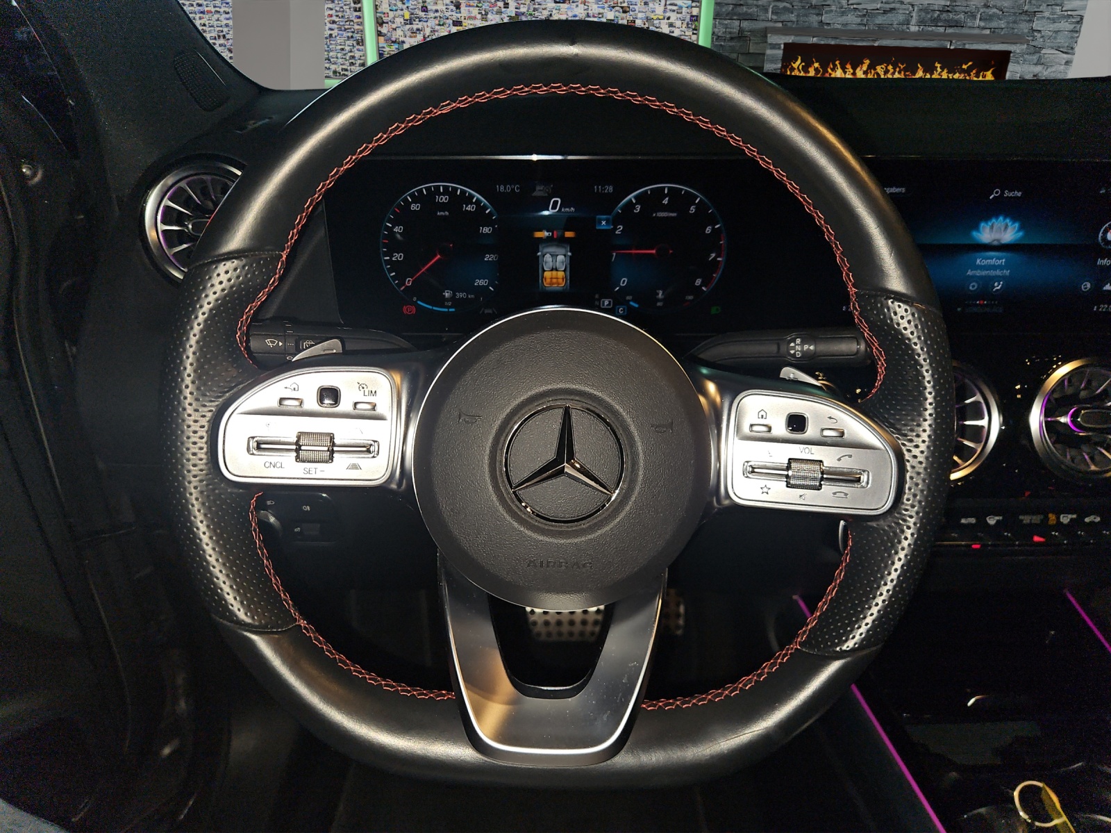MERCEDES-BENZ GLA 250 4Matic AMG Line 8G-DCT-image-10
