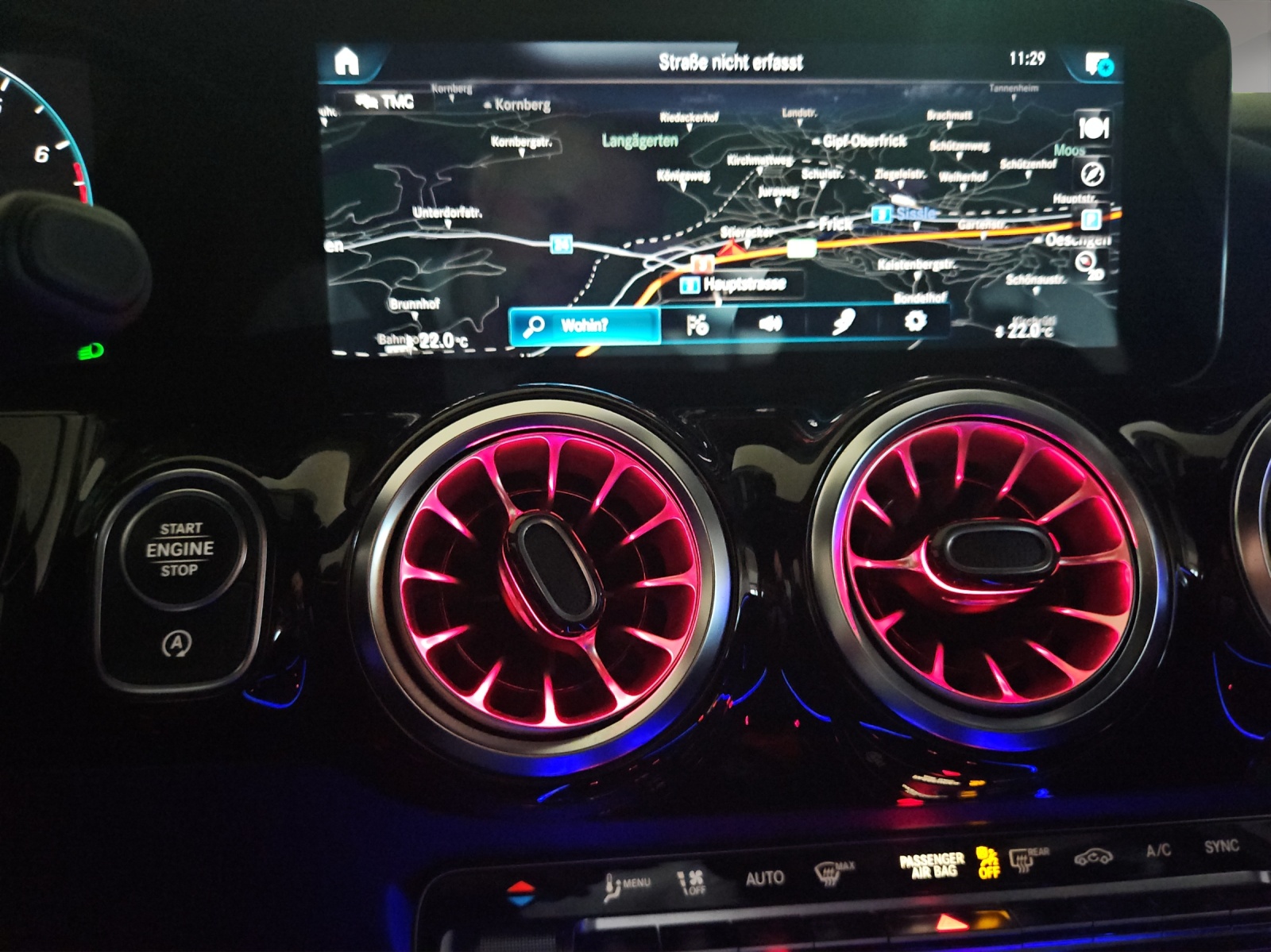 MERCEDES-BENZ GLA 250 4Matic AMG Line 8G-DCT-image-12