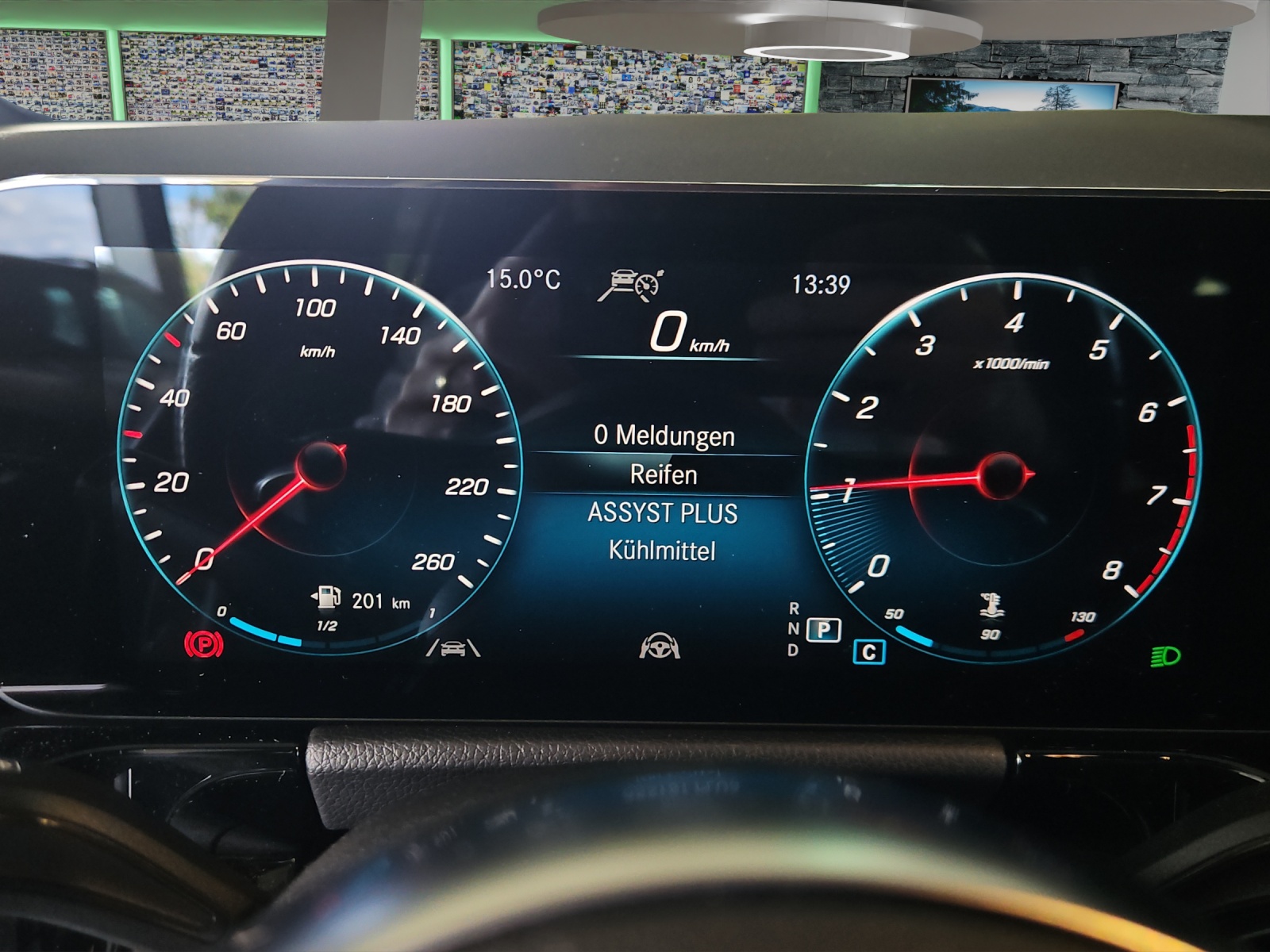MERCEDES-BENZ GLA 250 4Matic AMG Line 8G-DCT-image-11