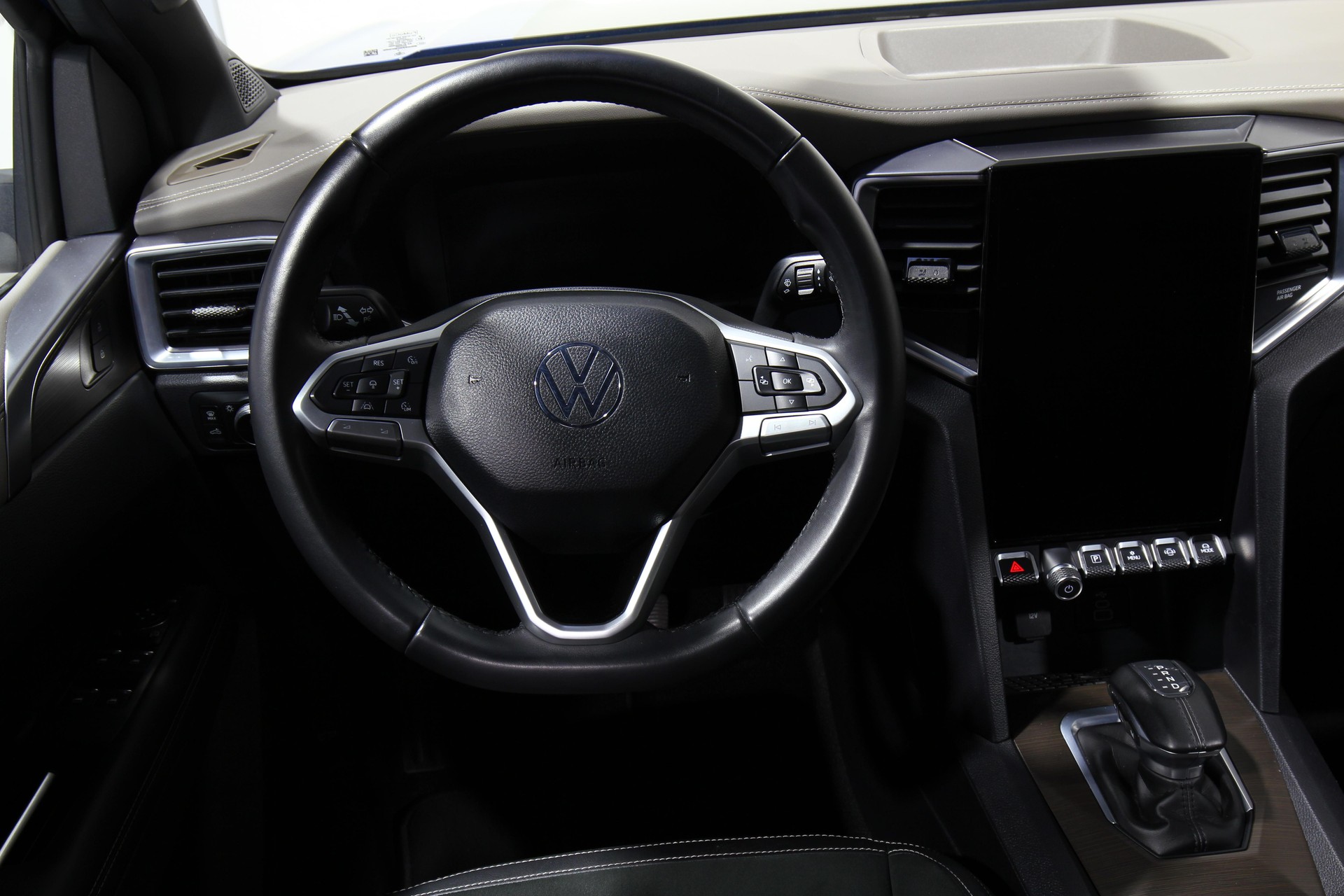 VW Amarok DKab. Pick-up 3.0 TDI 240 Aventura Winter 2 4m-image-12