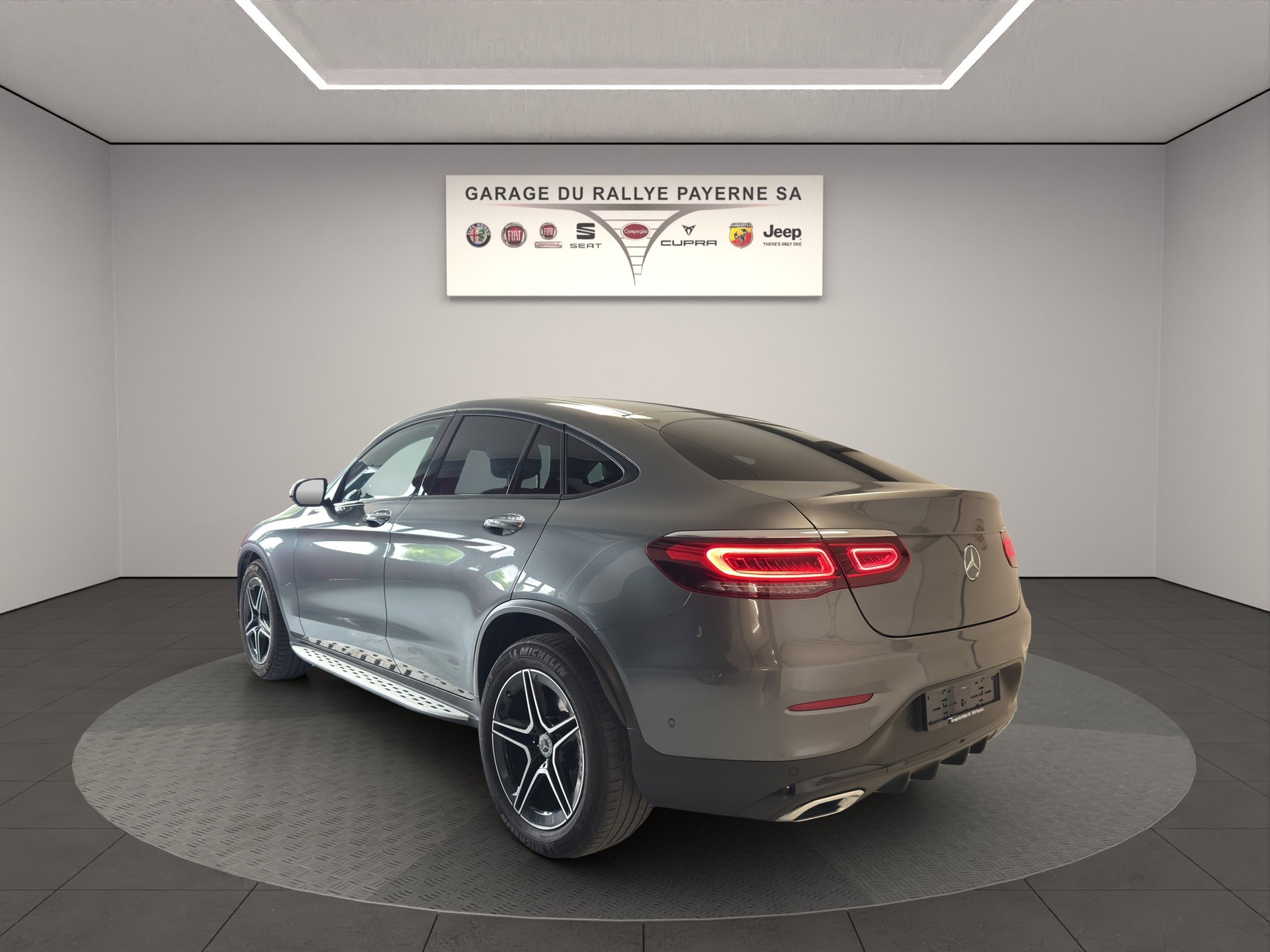 MERCEDES-BENZ GLC Coupé 200 AMG Line 4Matic 9G-Tronic-image-2