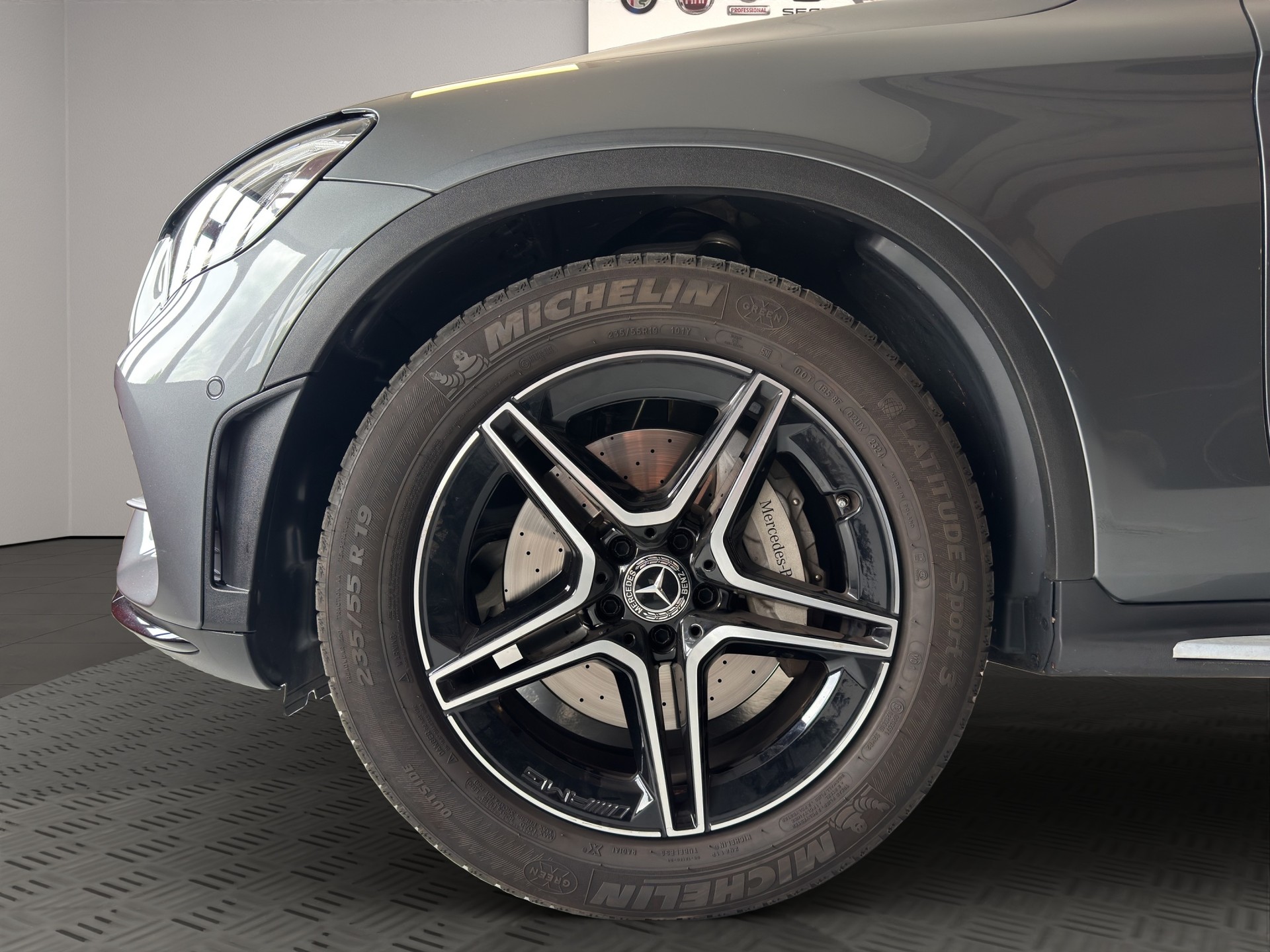 MERCEDES-BENZ GLC Coupé 200 AMG Line 4Matic 9G-Tronic-image-5