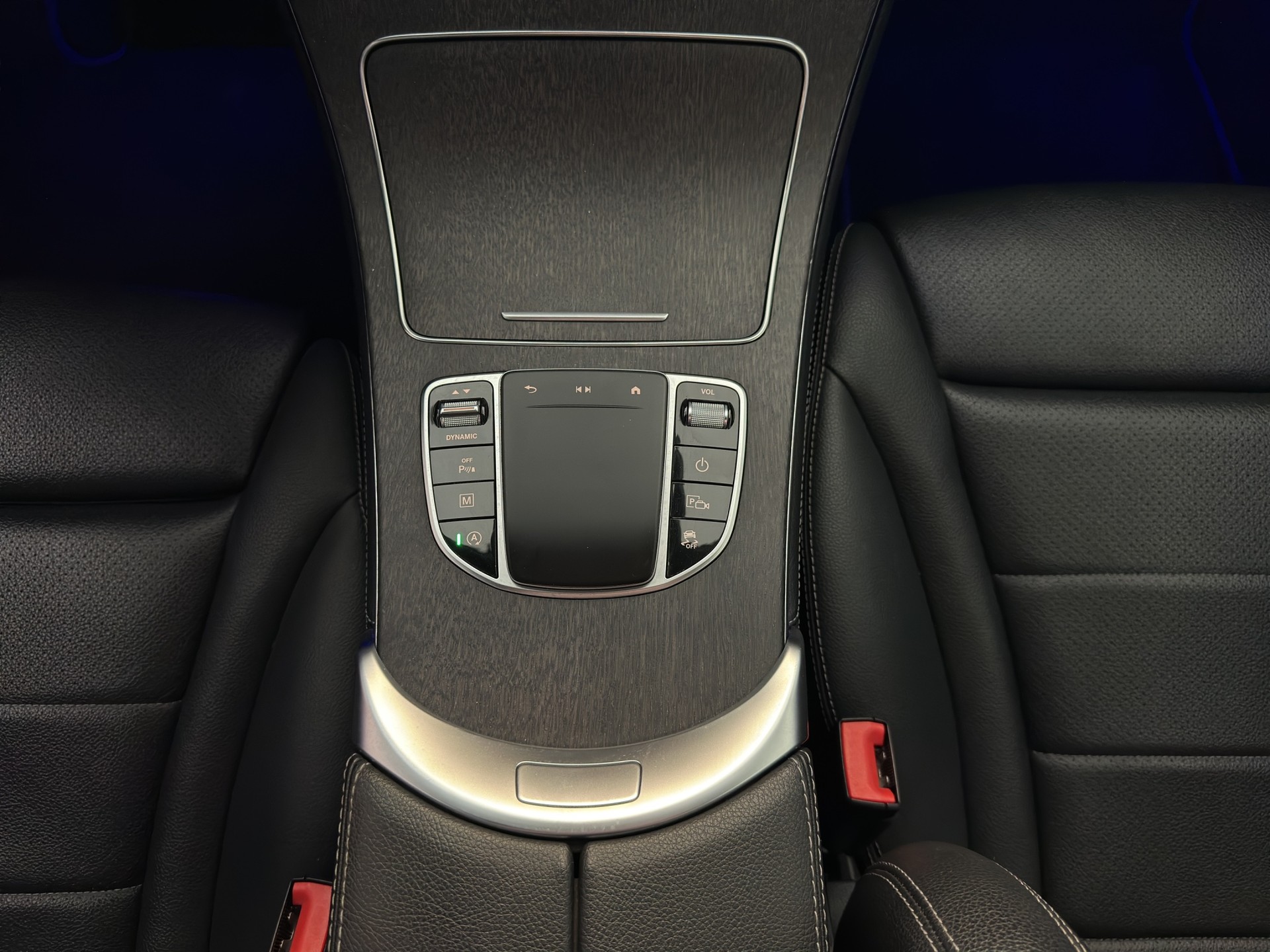 MERCEDES-BENZ GLC Coupé 200 AMG Line 4Matic 9G-Tronic-image-19