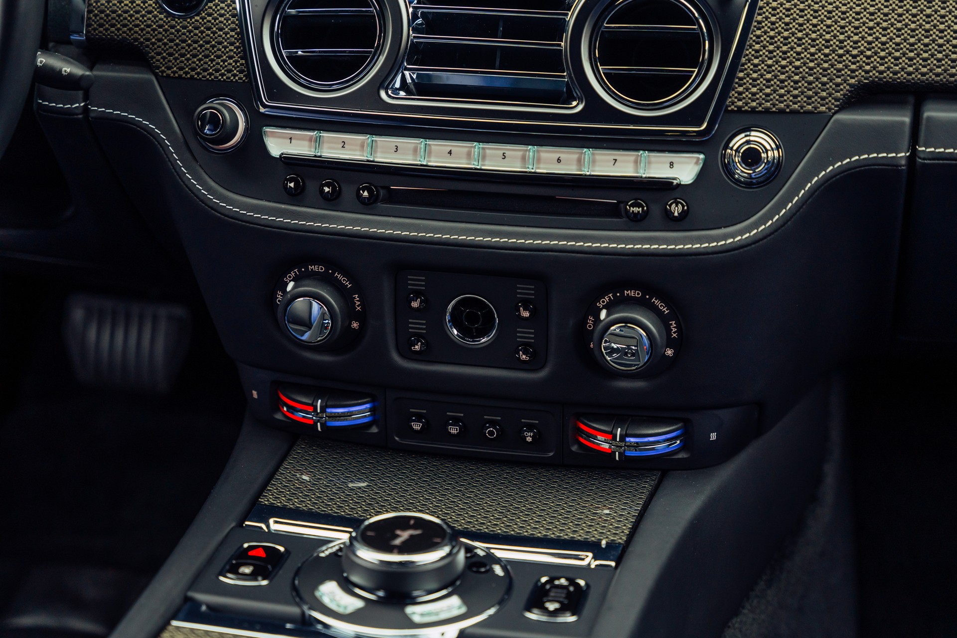 ROLLS-ROYCE Wraith Black Badge 6.6 V12 Facelift-image-19